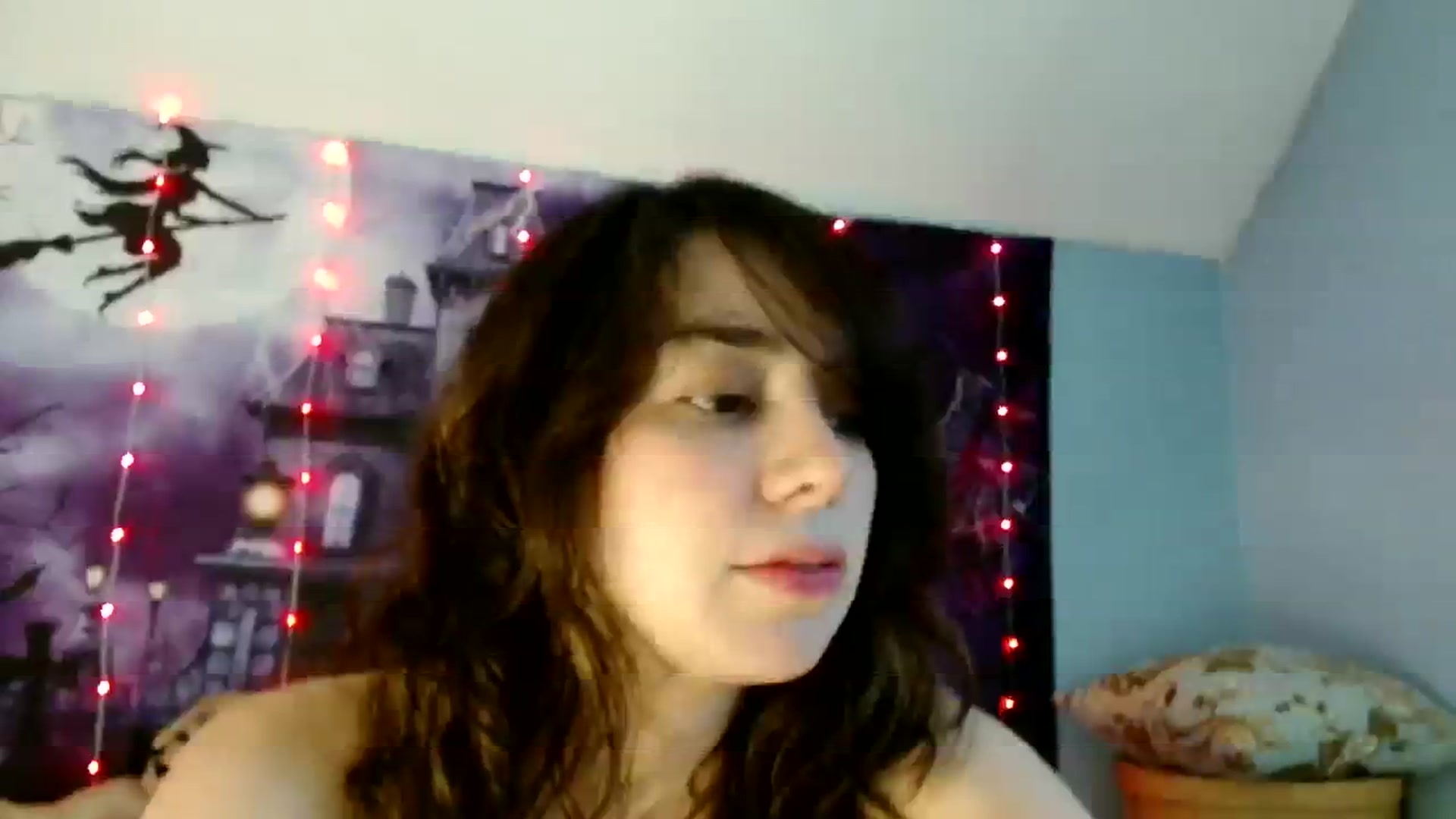 Gallery image thumbnail from Sugarcandyi's myfreecams stream on, 10/13/2023, 19:01 image 19 of 20
