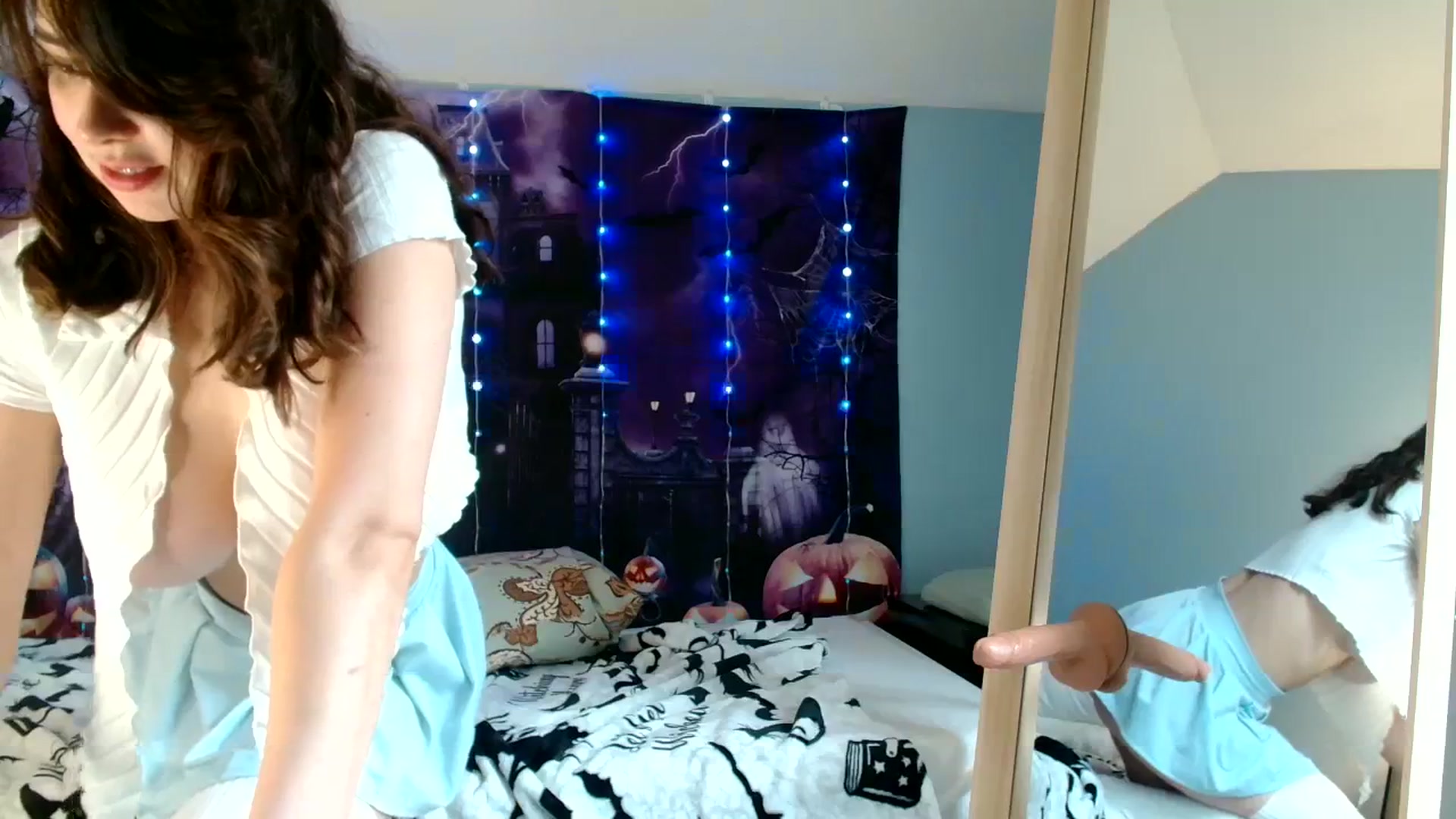 Gallery image thumbnail from Sugarcandyi's myfreecams stream on, 11/07/2023, 17:57 image 14 of 20