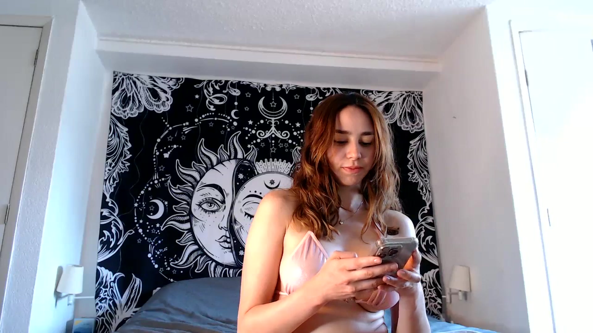 Gallery image thumbnail from Sugarcandyi's myfreecams stream on, 03/04/2024, 21:40 image 15 of 20