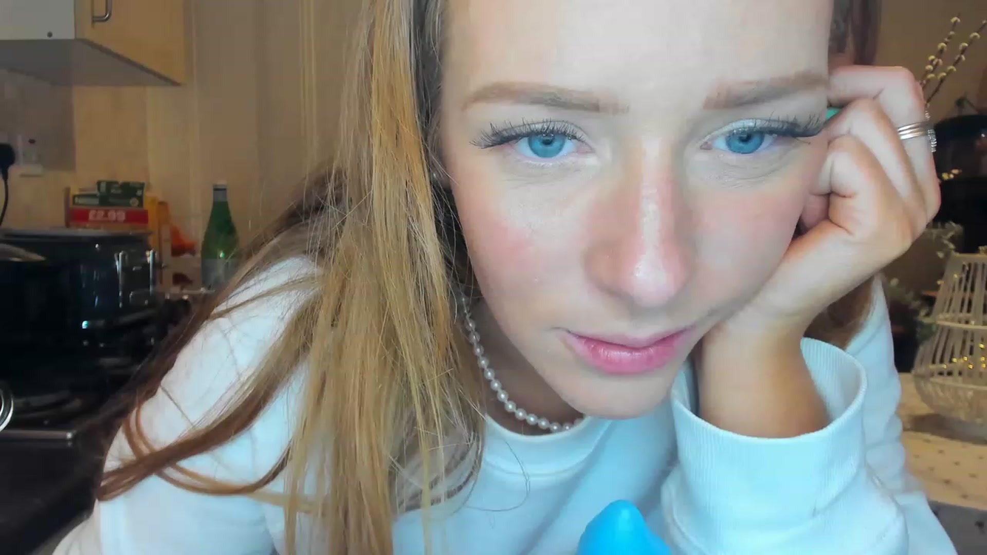 Gallery image thumbnail from SugarrrHolic's myfreecams stream on, 12/30/2022, 07:20 image 17 of 20