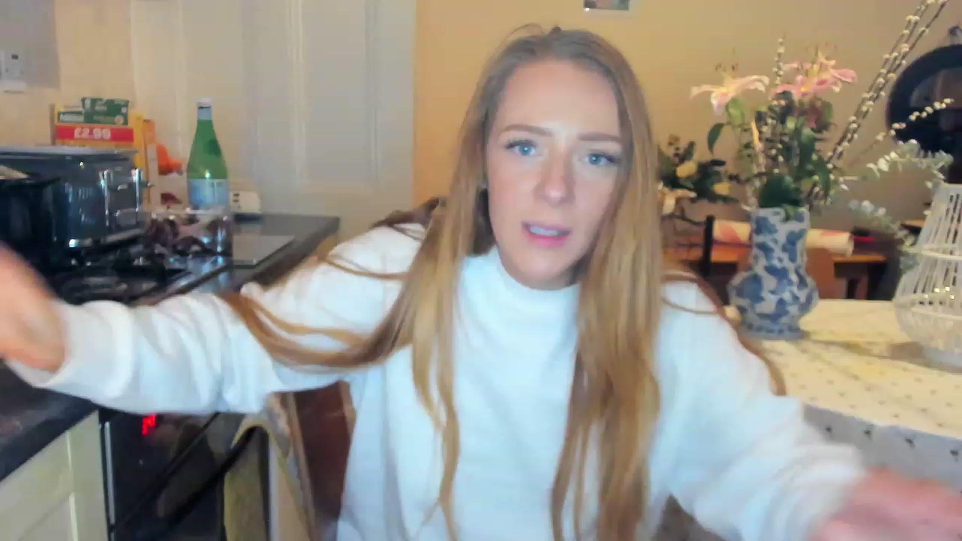Gallery image thumbnail from SugarrrHolic's myfreecams stream on, 12/30/2022, 07:20 image 3 of 20