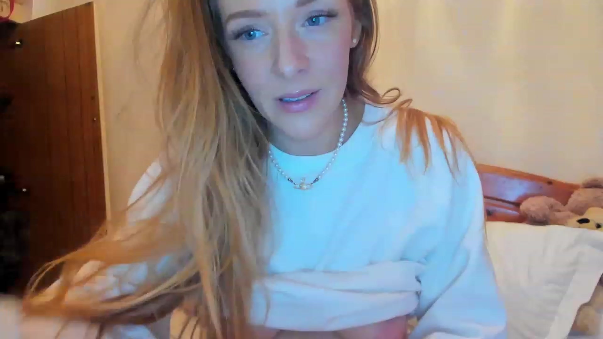 Gallery image thumbnail from SugarrrHolic's myfreecams stream on, 12/30/2022, 10:50 image 13 of 20