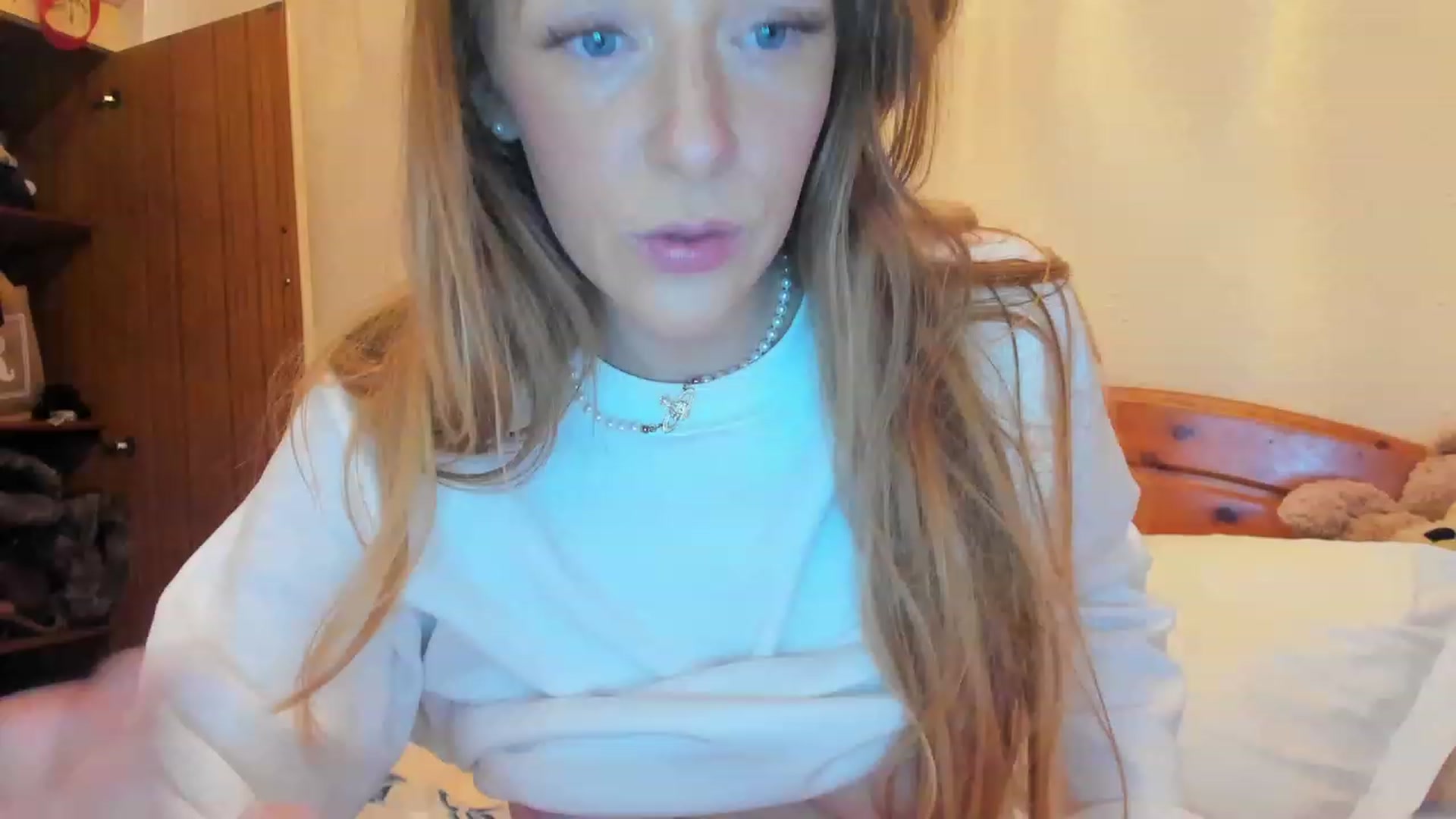 Gallery image thumbnail from SugarrrHolic's myfreecams stream on, 12/30/2022, 10:50 image 12 of 20