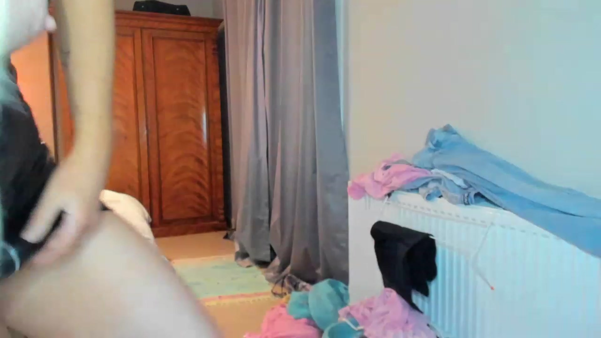 Gallery image thumbnail from SugarrrHolic's myfreecams stream on, 12/31/2022, 24:52 image 14 of 20