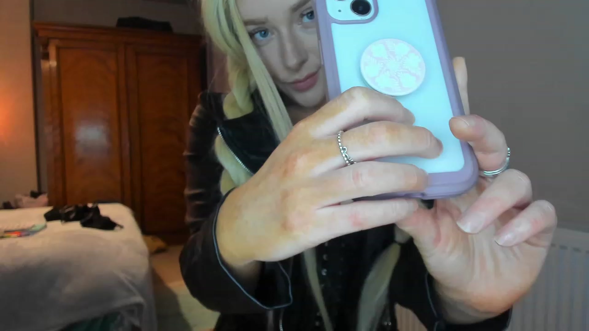 Gallery image thumbnail from SugarrrHolic's myfreecams stream on, 12/31/2022, 19:32 image 4 of 20