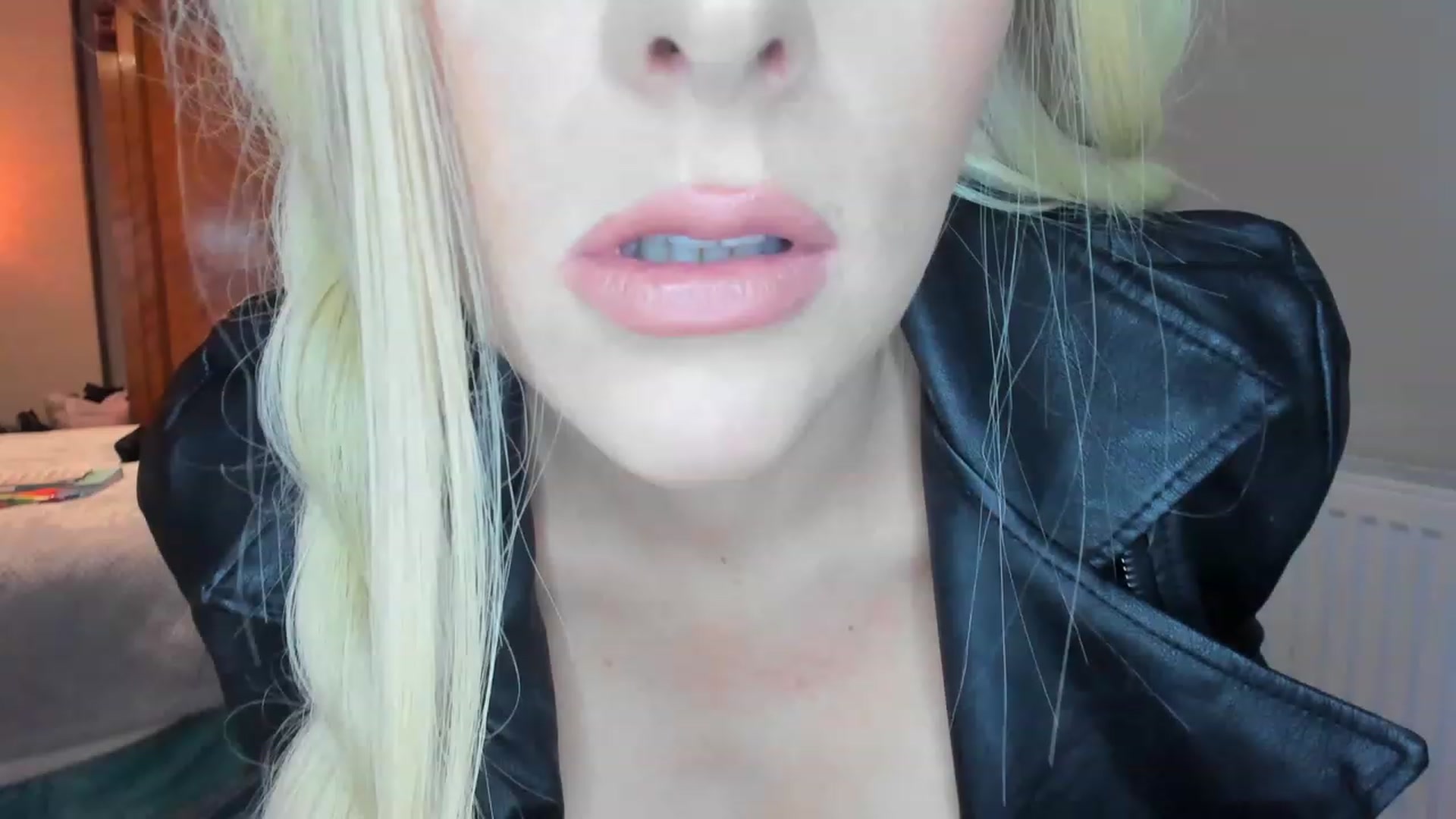 Gallery image thumbnail from SugarrrHolic's myfreecams stream on, 12/31/2022, 20:10 image 13 of 20