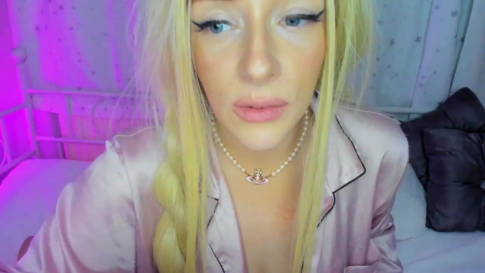 Gallery image thumbnail from SugarrrHolic's myfreecams stream on, 01/21/2023, 23:36 image 18 of 20