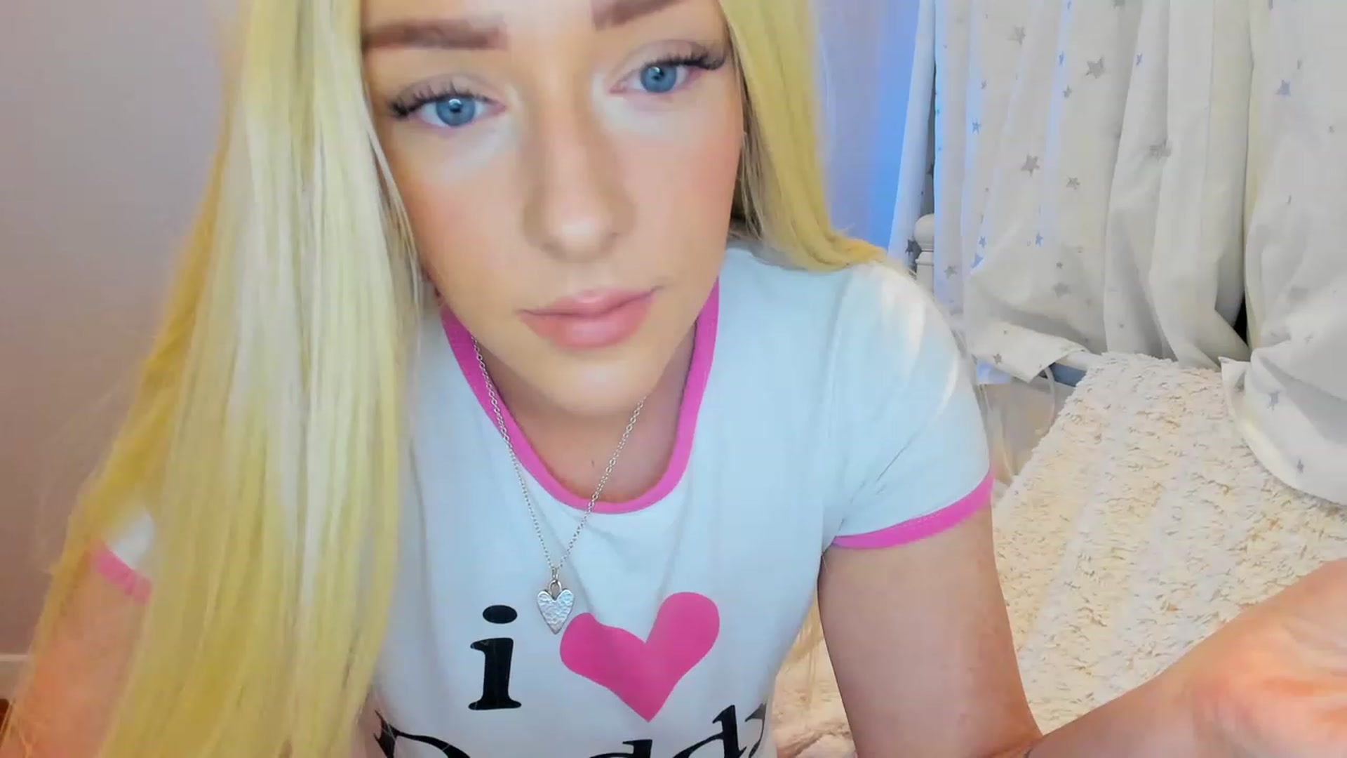Gallery image thumbnail from SugarrrHolic's myfreecams stream on, 03/03/2023, 15:33 image 16 of 20