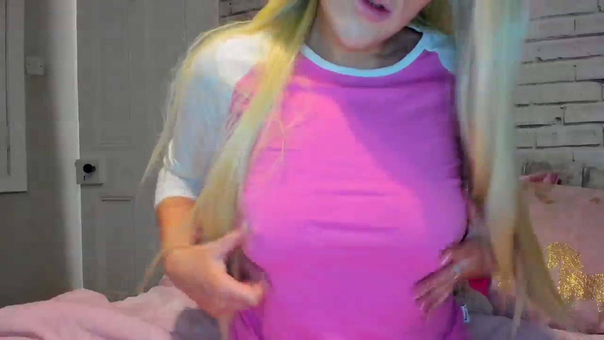 Gallery image thumbnail from SugarrrHolic's myfreecams stream on, 10/16/2023, 12:56 image 16 of 20