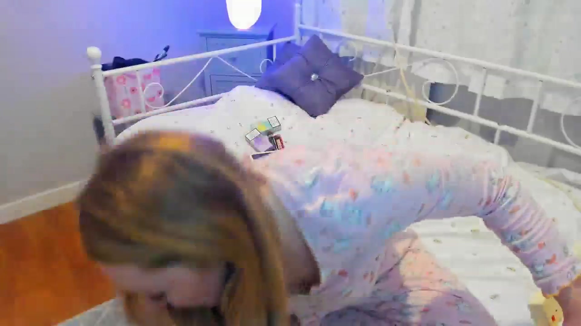 Gallery image thumbnail from SugarrrHolic's myfreecams stream on, 11/04/2023, 08:19 image 3 of 20