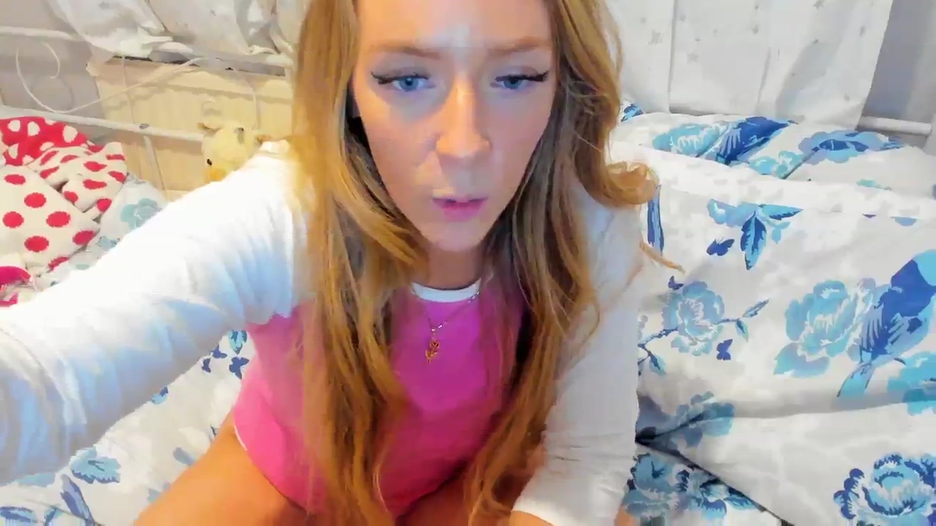 Gallery image thumbnail from SugarrrHolic's myfreecams stream on, 11/16/2023, 02:00 image 15 of 20