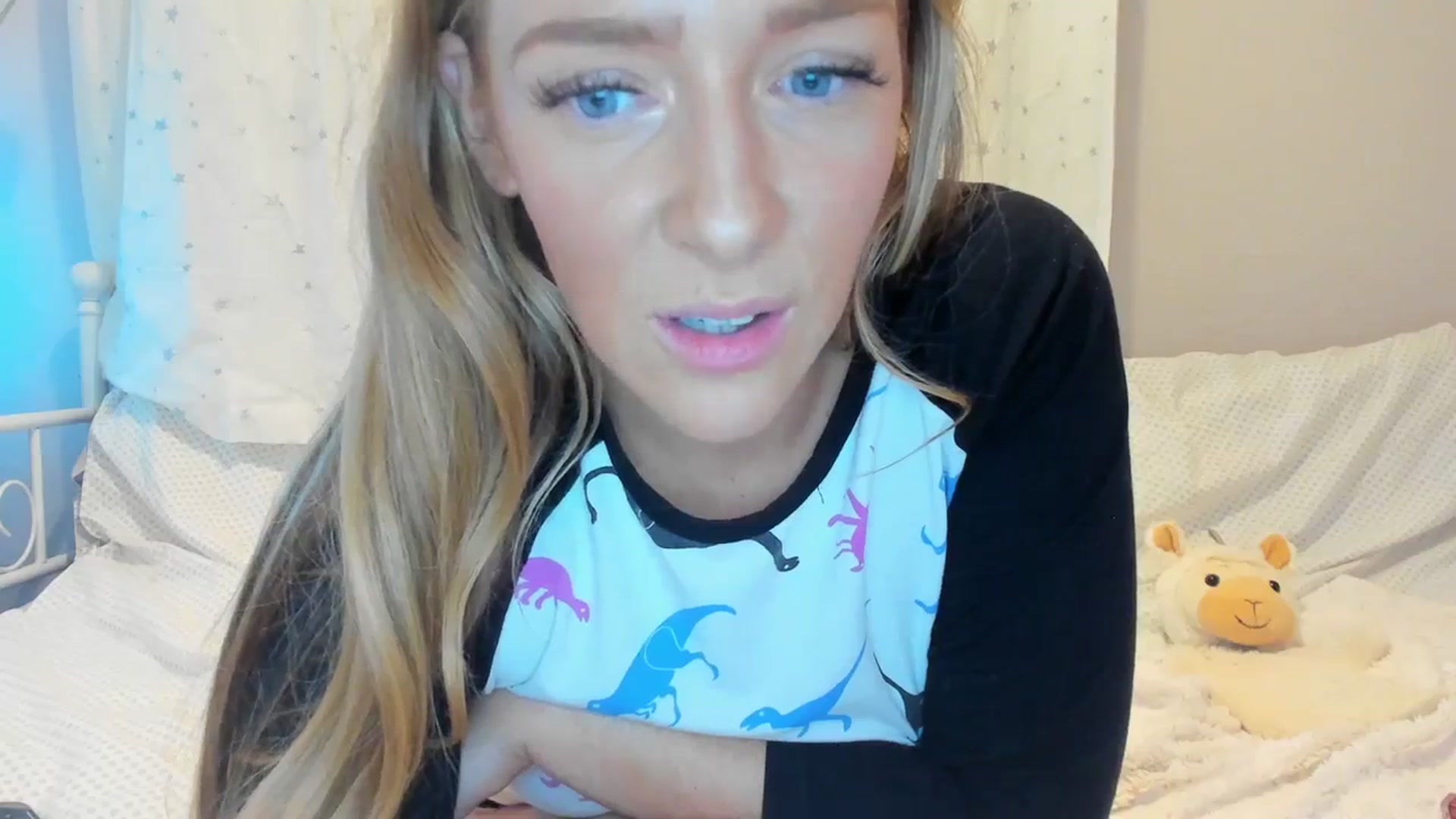Gallery image thumbnail from SugarrrHolic's myfreecams stream on, 11/22/2023, 01:42 image 6 of 20