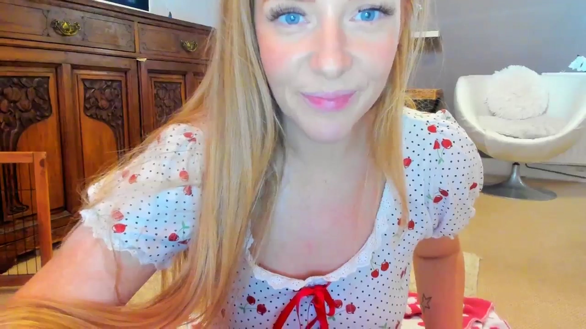 Gallery image thumbnail from SugarrrHolic's myfreecams stream on, 11/23/2023, 11:32 image 13 of 20