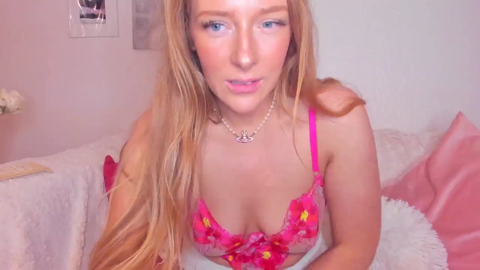 Gallery image thumbnail from SugarrrHolic's myfreecams stream on, 11/27/2023, 24:03 image 3 of 20