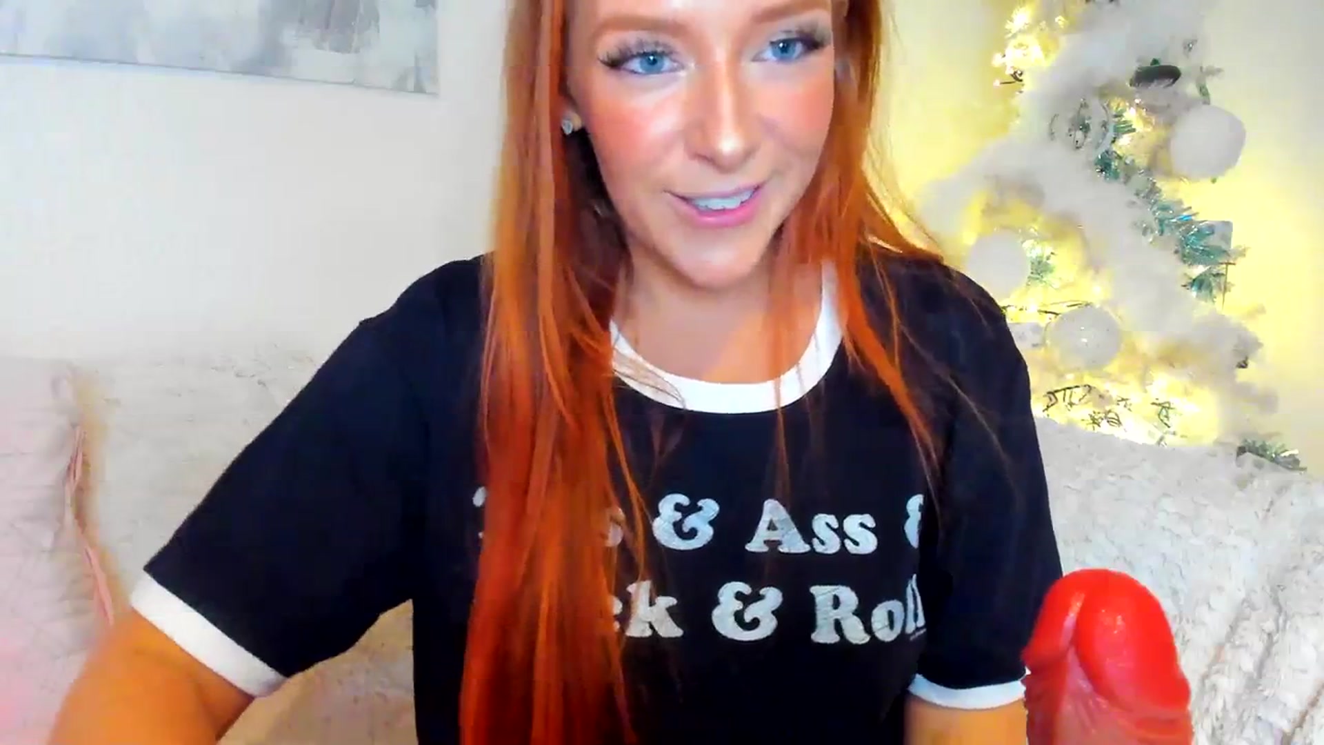 Gallery image thumbnail from SugarrrHolic's myfreecams stream on, 12/22/2023, 20:38 image 17 of 20
