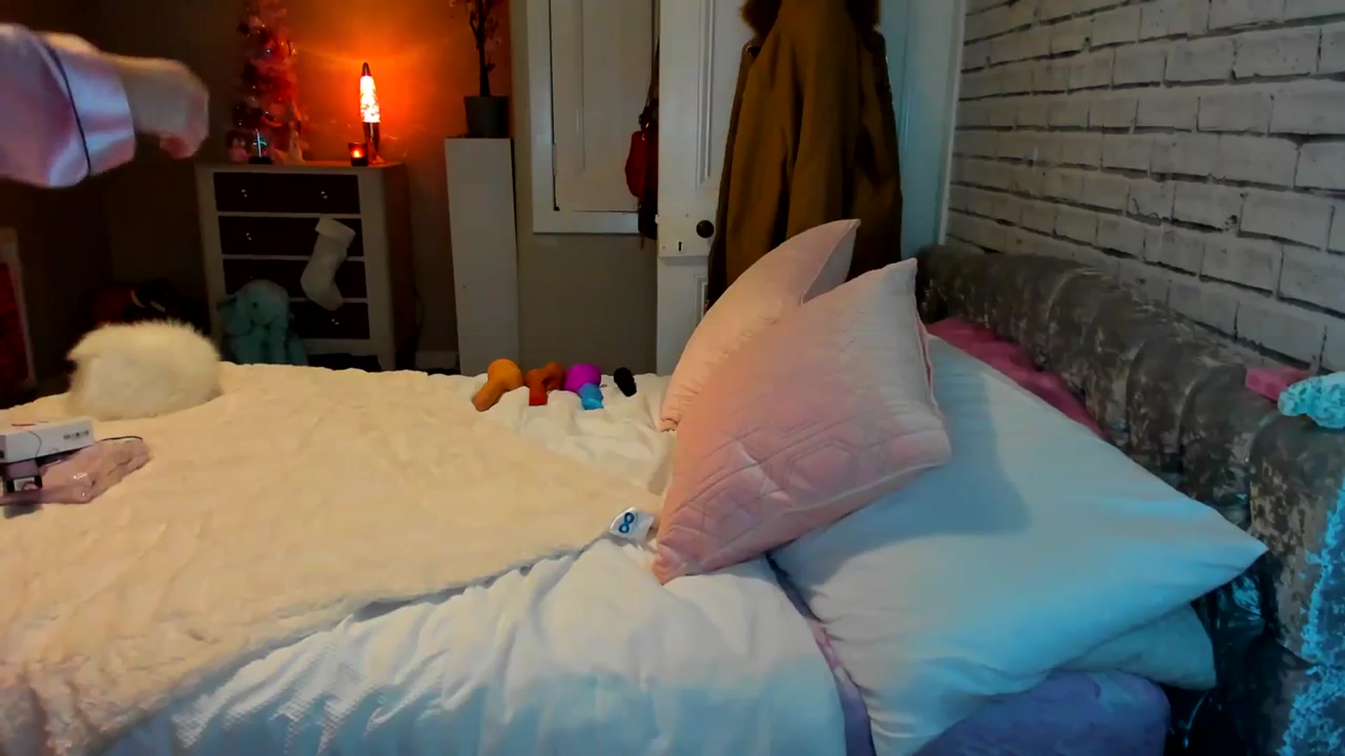 Gallery image thumbnail from SugarrrHolic's myfreecams stream on, 12/26/2023, 16:58 image 3 of 20
