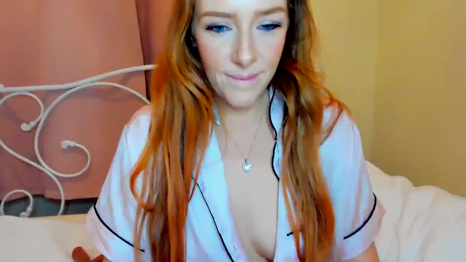 Gallery image thumbnail from SugarrrHolic's myfreecams stream on, 01/05/2024, 24:00 image 3 of 20