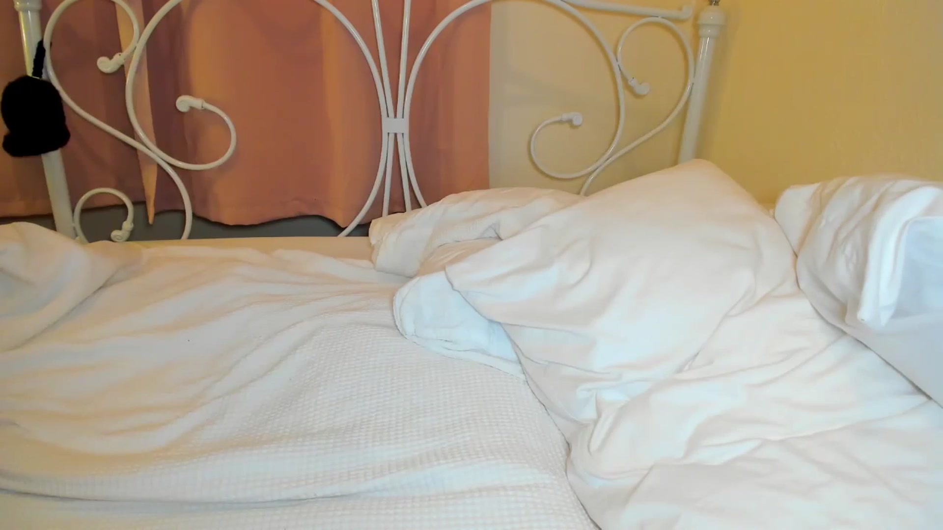 Gallery image thumbnail from SugarrrHolic's myfreecams stream on, 06/17/2024, 01:18 image 17 of 20
