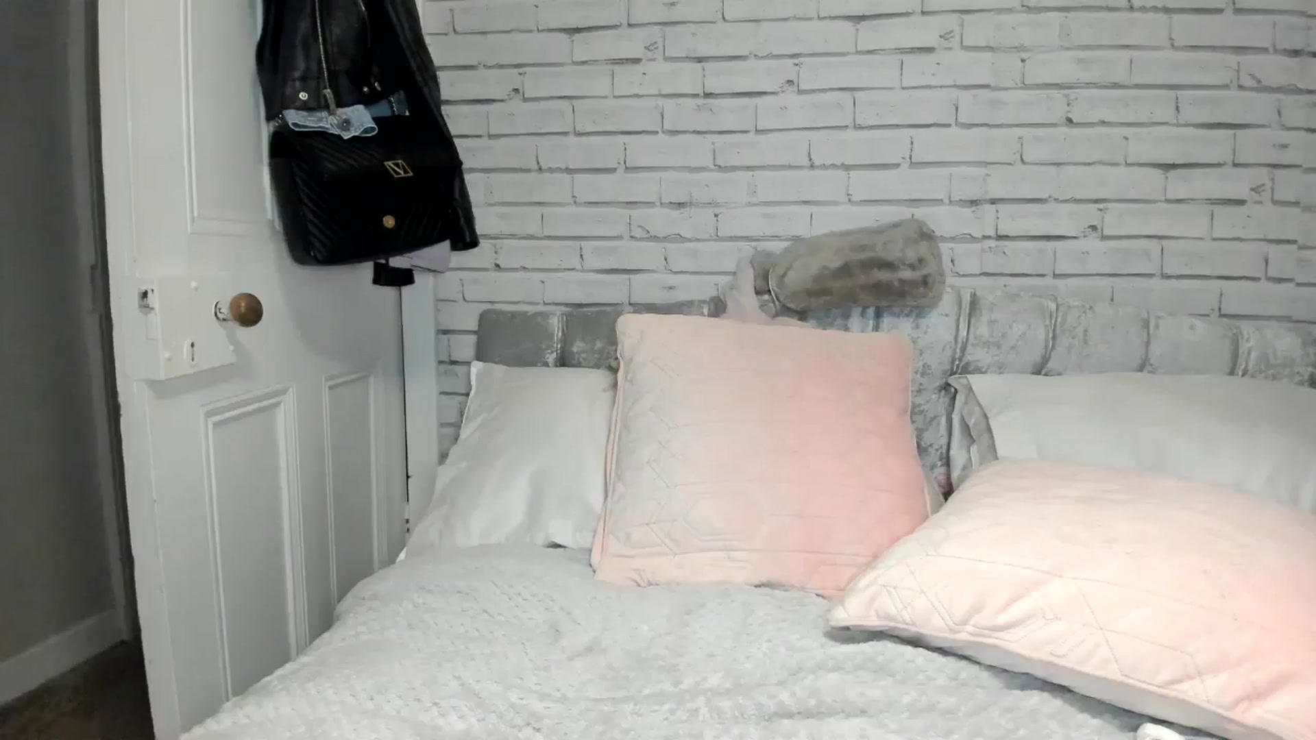 Gallery image thumbnail from SugarrrHolic's myfreecams stream on, 08/21/2024, 21:26 image 14 of 20