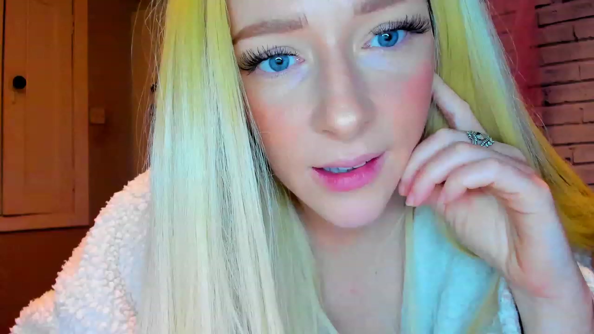 Gallery image thumbnail from SugarrrPup's myfreecams stream on, 11/22/2022, 15:32 image 1 of 20