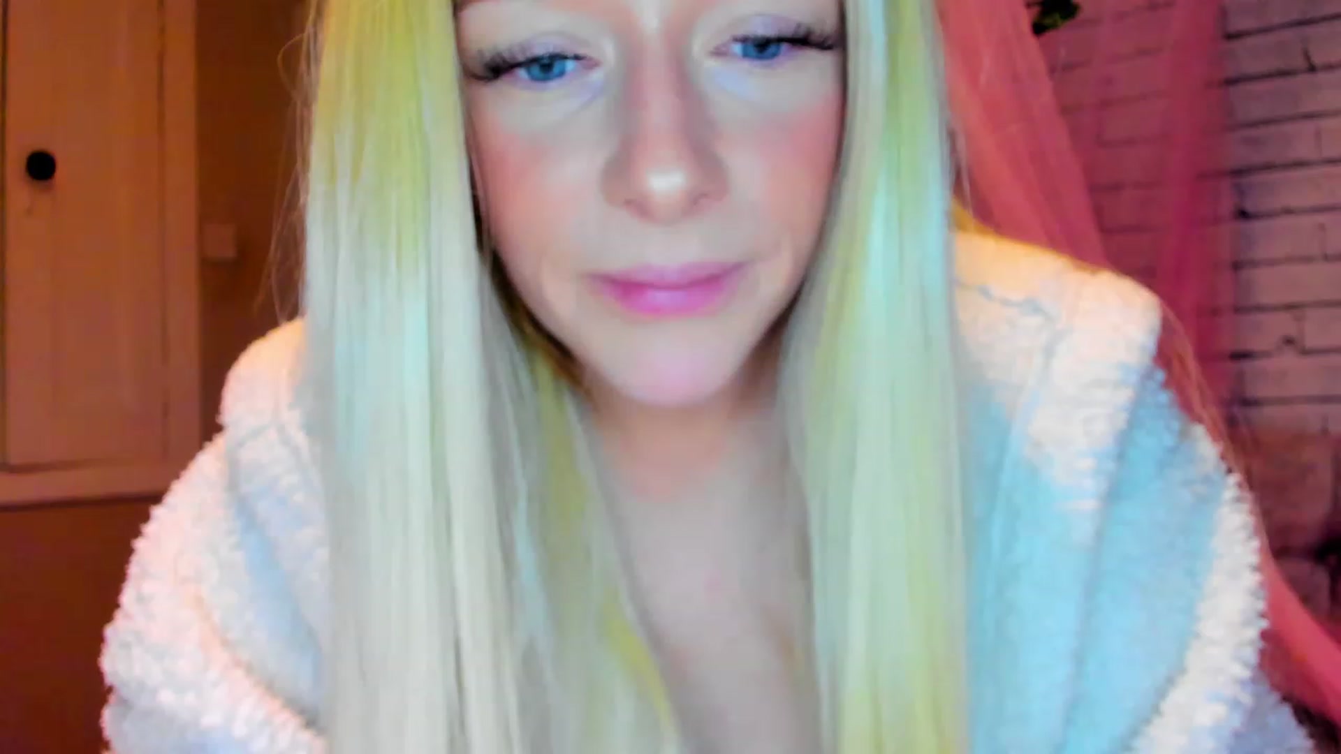 Gallery image thumbnail from SugarrrPup's myfreecams stream on, 11/22/2022, 15:32 image 3 of 20