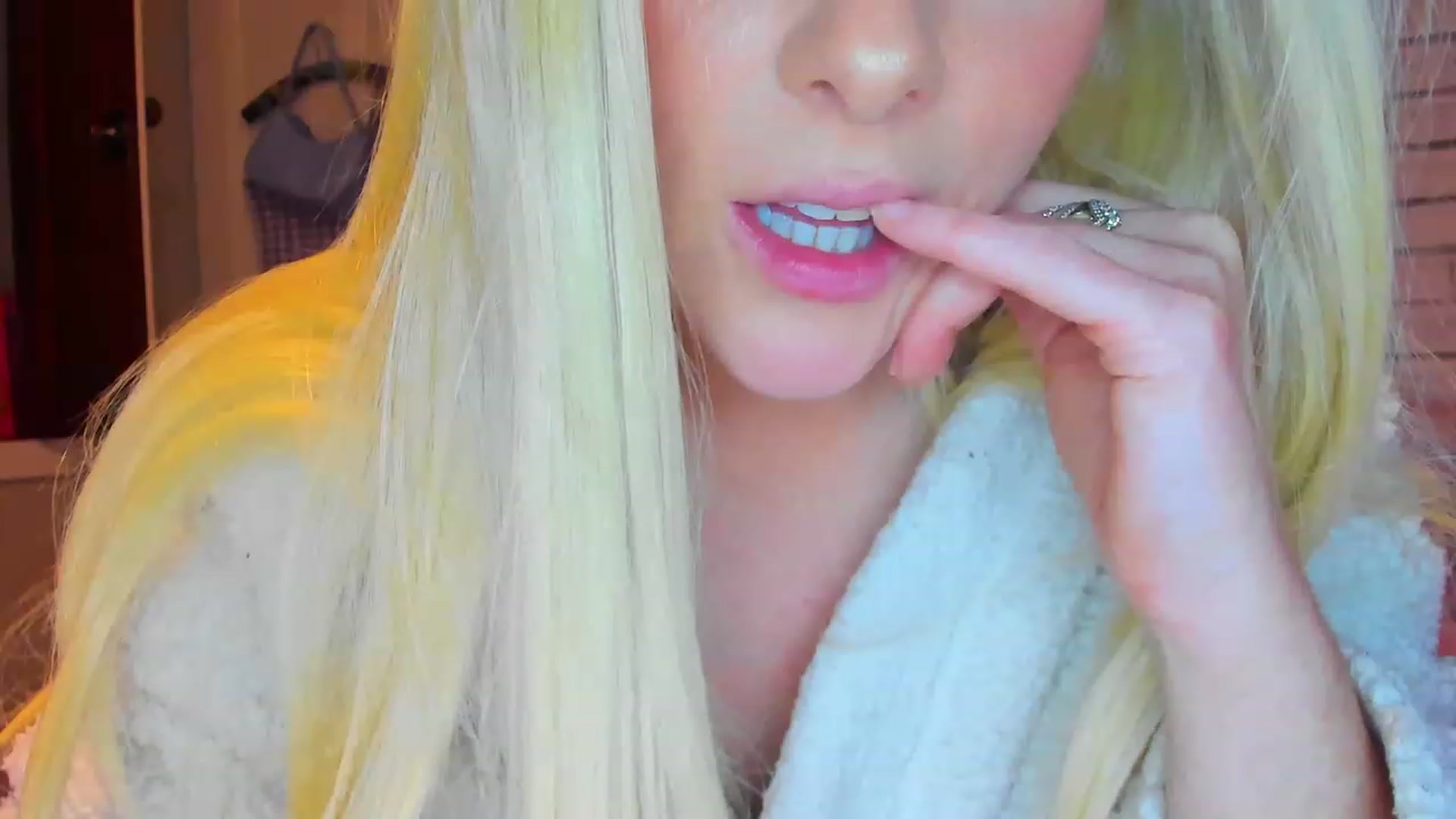 Gallery image thumbnail from SugarrrPup's myfreecams stream on, 11/22/2022, 15:32 image 19 of 20