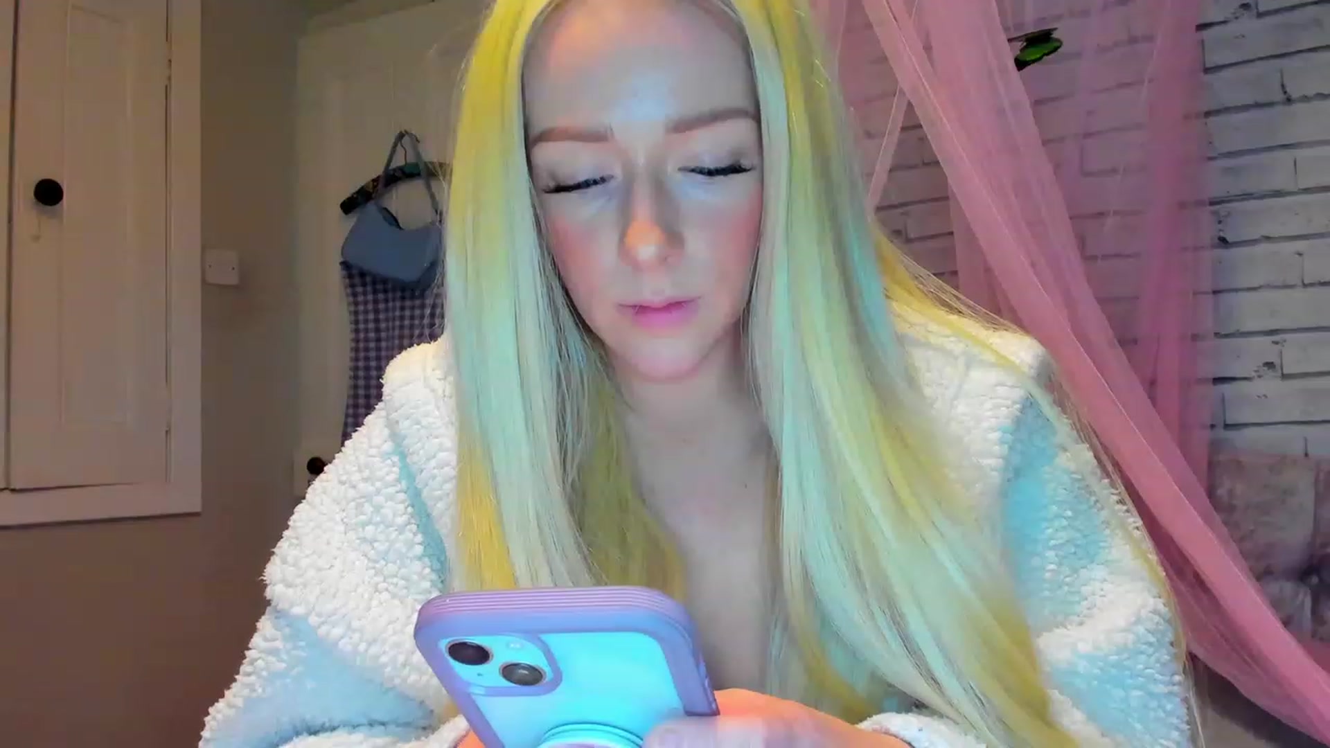 Gallery image thumbnail from SugarrrPup's myfreecams stream on, 11/22/2022, 15:32 image 2 of 20