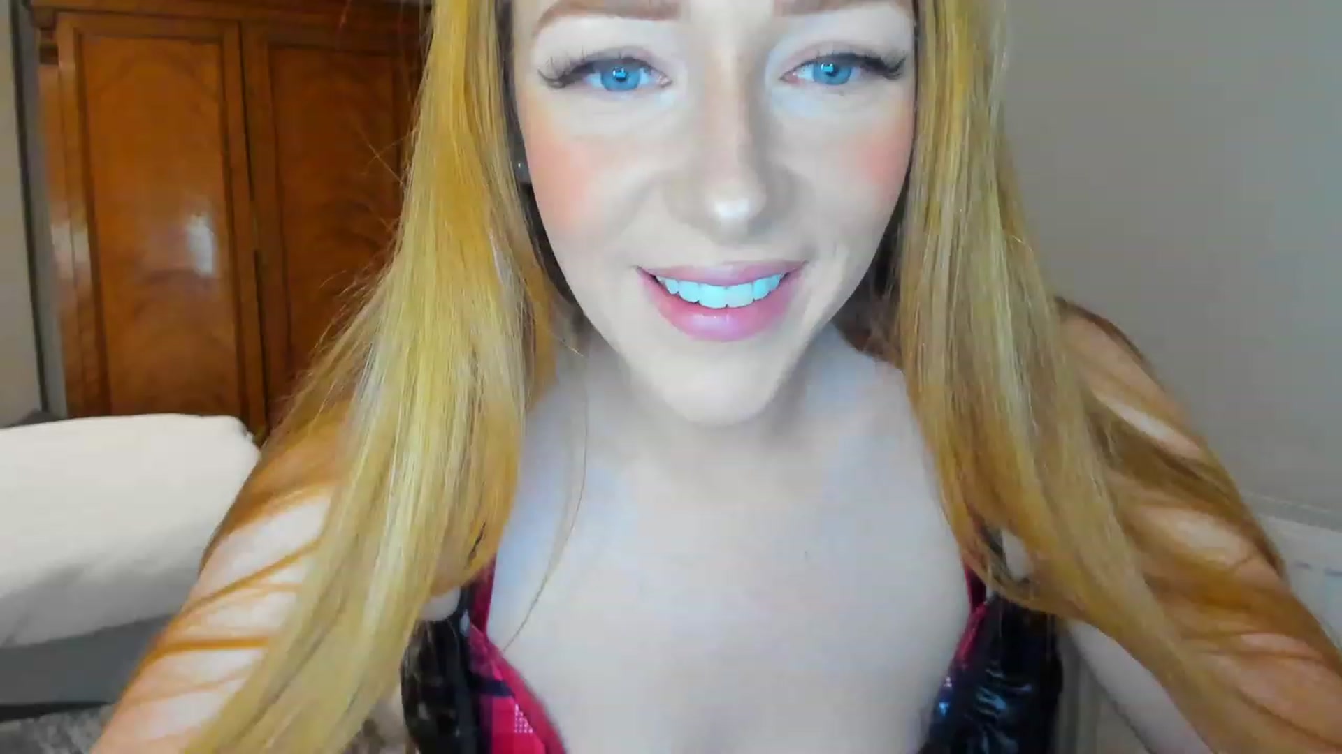 Gallery image thumbnail from SugarrrPup's myfreecams stream on, 11/26/2022, 19:15 image 1 of 20