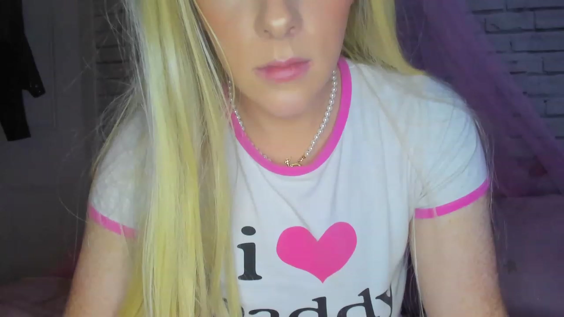 Gallery image thumbnail from SugarrrPup's myfreecams stream on, 12/03/2022, 19:22 image 20 of 20