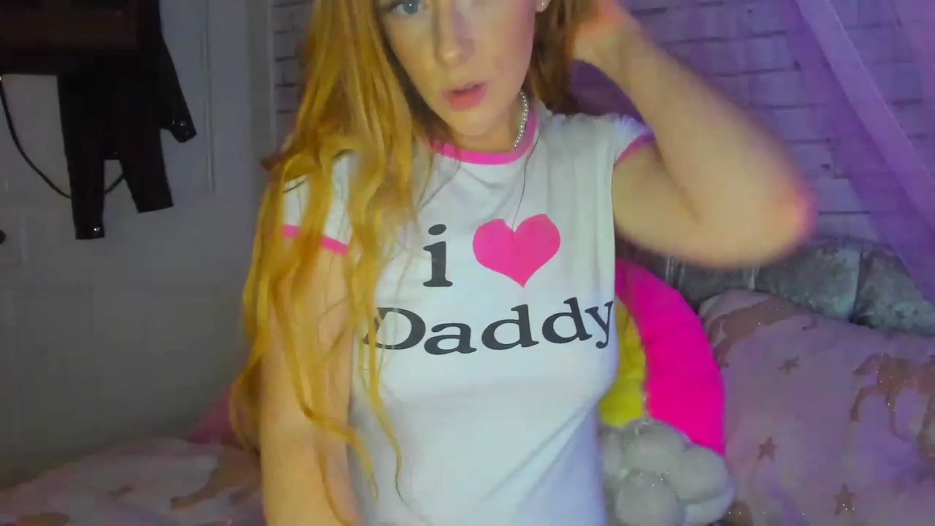 Gallery image thumbnail from SugarrrPup's myfreecams stream on, 12/03/2022, 22:09 image 9 of 20