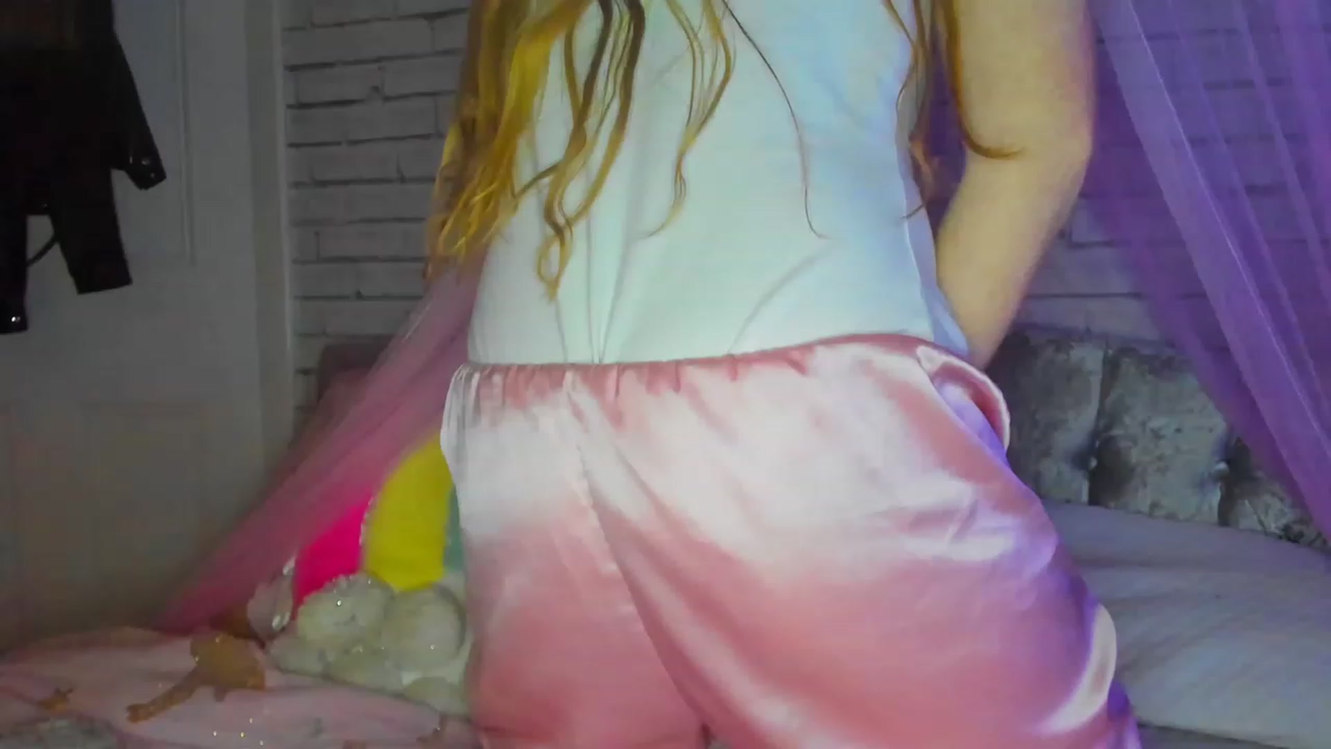Gallery image thumbnail from SugarrrPup's myfreecams stream on, 12/03/2022, 22:09 image 1 of 20