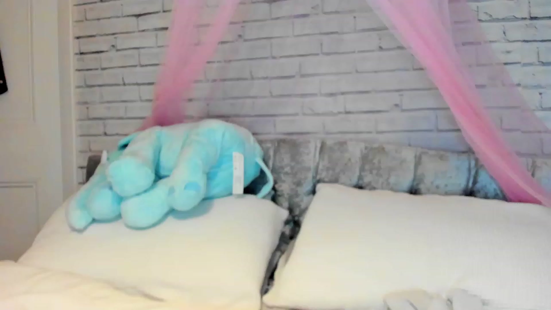 Gallery image thumbnail from SugarrrPup's myfreecams stream on, 12/15/2022, 13:10 image 16 of 20