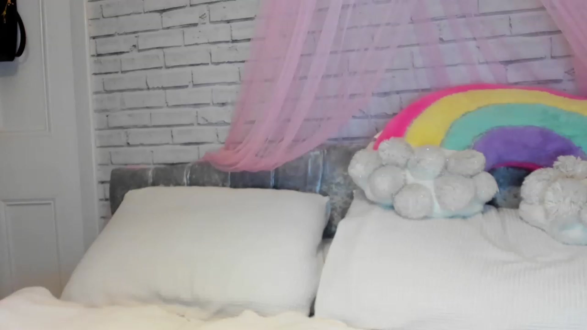 Gallery image thumbnail from SugarrrPup's myfreecams stream on, 12/23/2022, 18:31 image 13 of 20