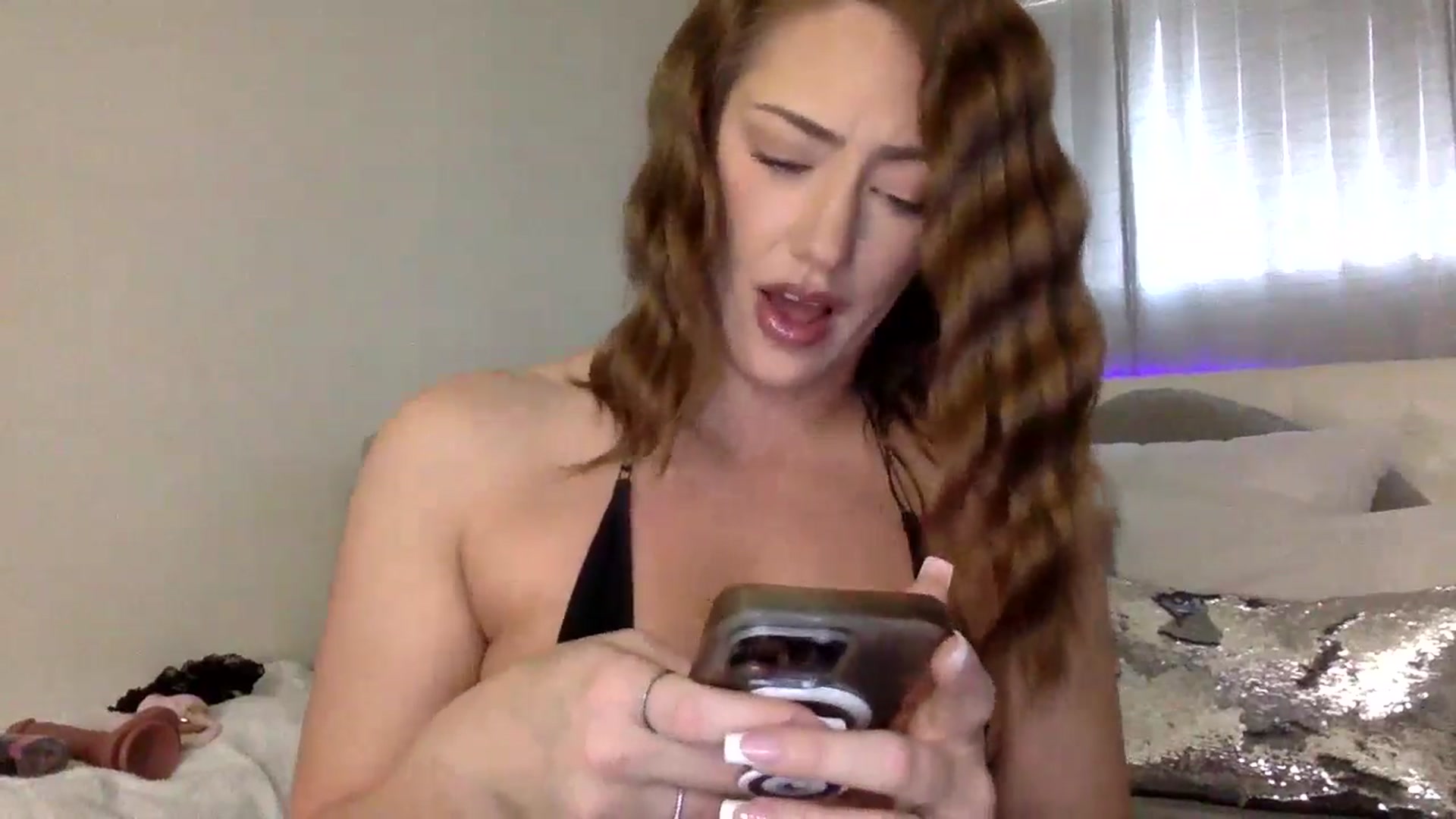 Gallery image thumbnail from Sugarxoxoxo's myfreecams stream on, 07/09/2024, 18:00 image 13 of 20