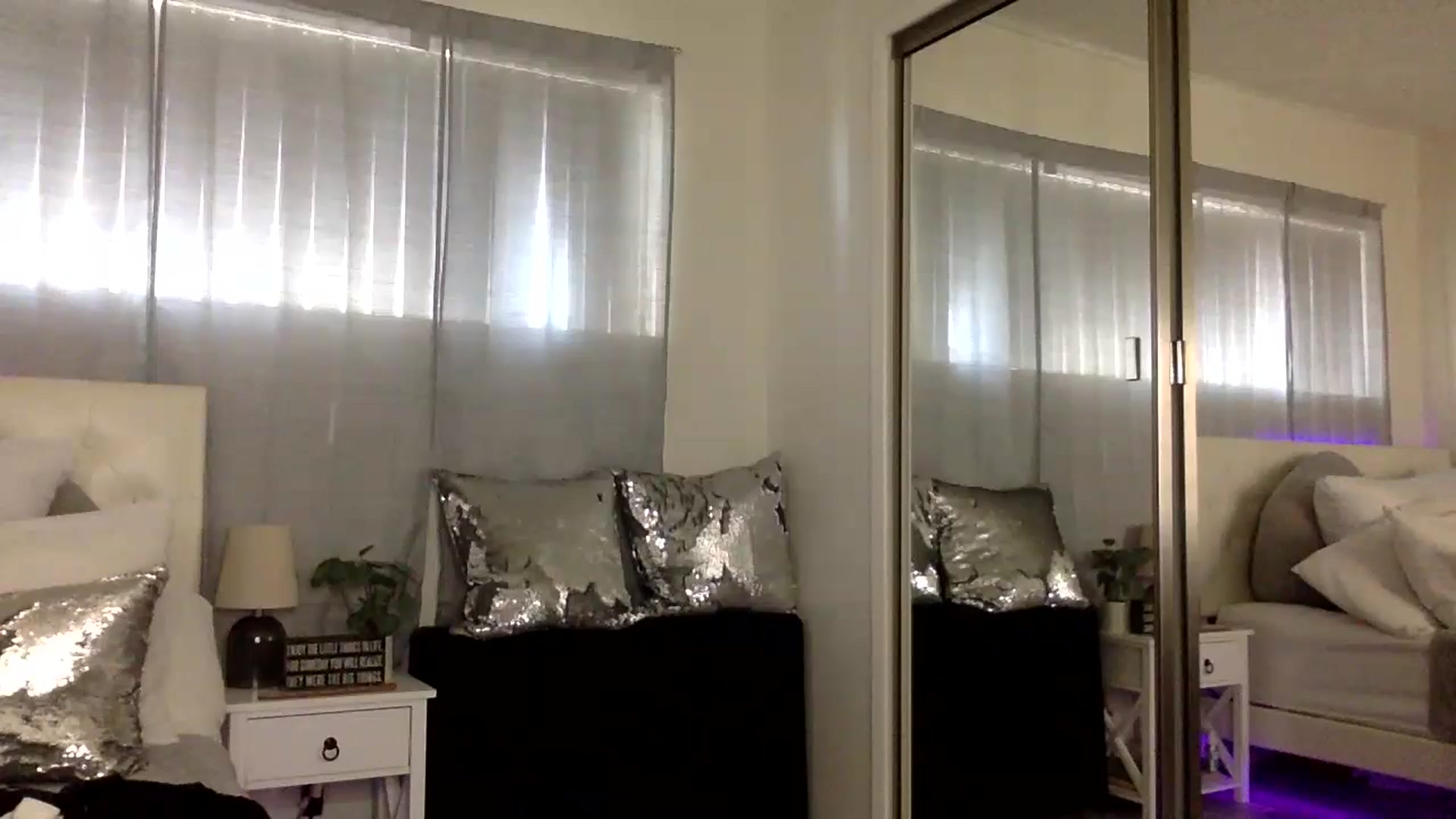 Gallery image thumbnail from Sugarxoxoxo's myfreecams stream on, 07/09/2024, 18:27 image 13 of 20