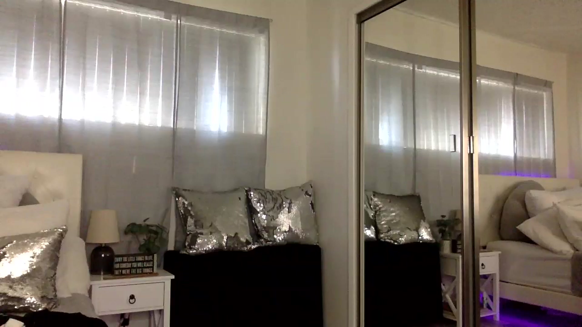 Gallery image thumbnail from Sugarxoxoxo's myfreecams stream on, 07/09/2024, 18:27 image 14 of 20