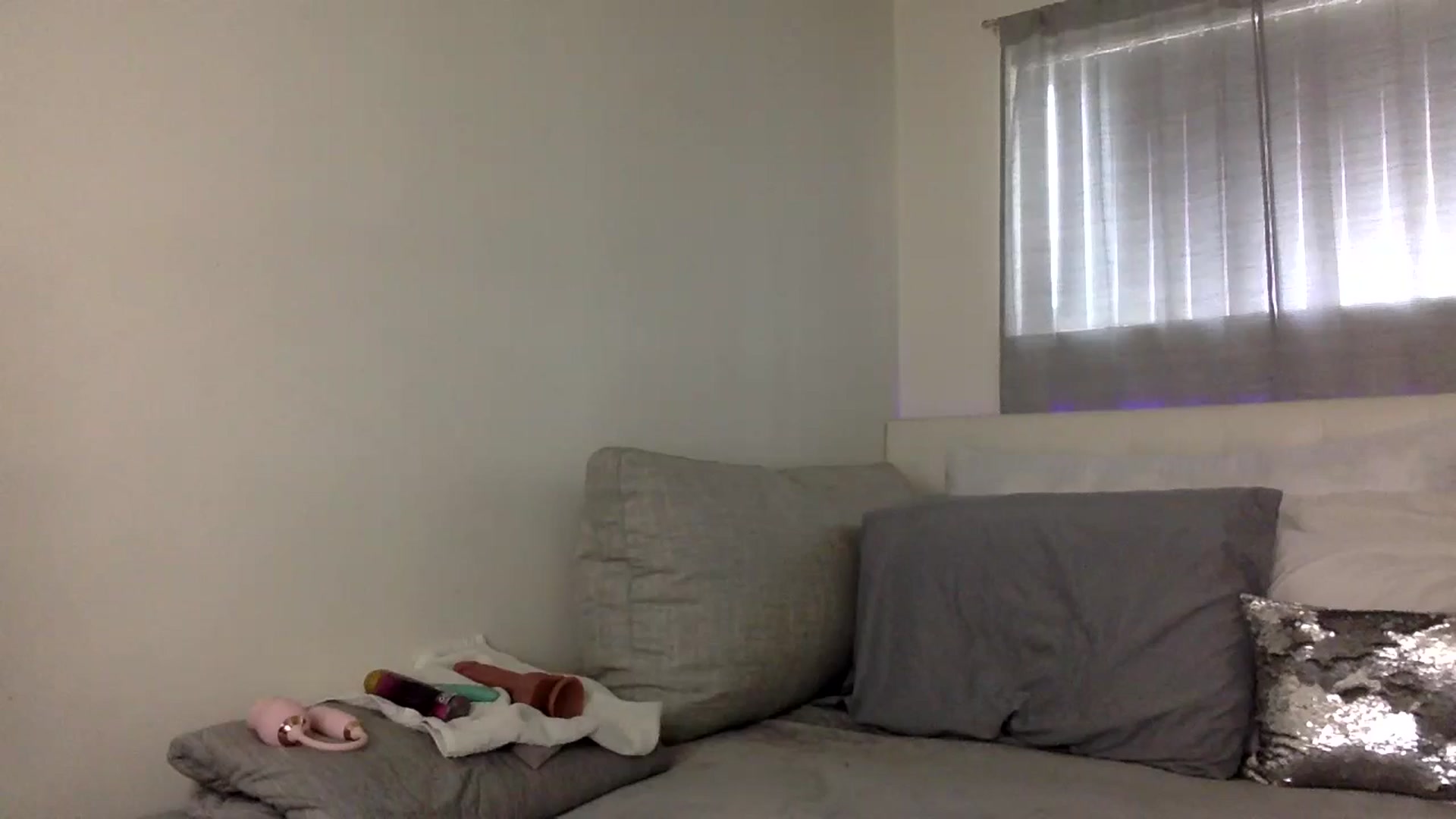 Gallery image thumbnail from Sugarxoxoxo's myfreecams stream on, 07/17/2024, 18:34 image 9 of 20