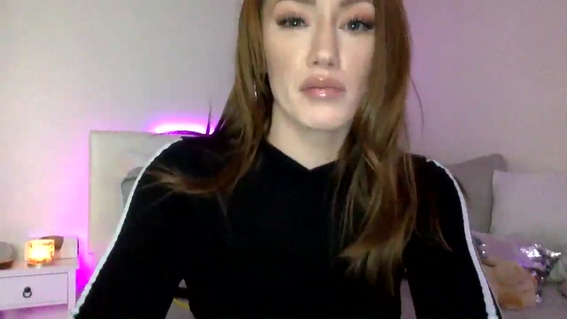 Gallery image thumbnail from Sugarxoxoxo's myfreecams stream on, 01/24/2025, 18:54 image 18 of 20