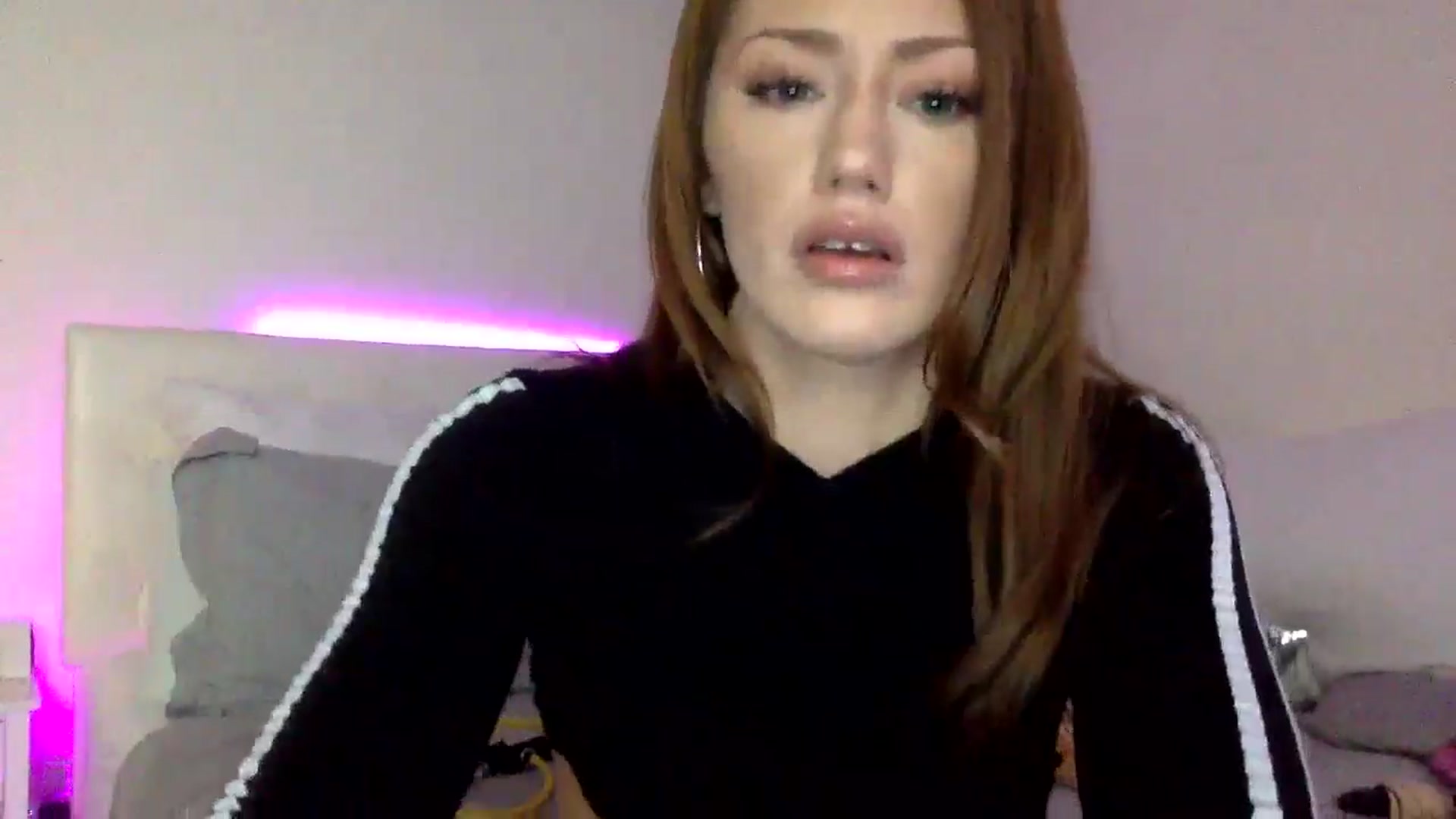 Gallery image thumbnail from Sugarxoxoxo's myfreecams stream on, 01/24/2025, 18:54 image 7 of 20