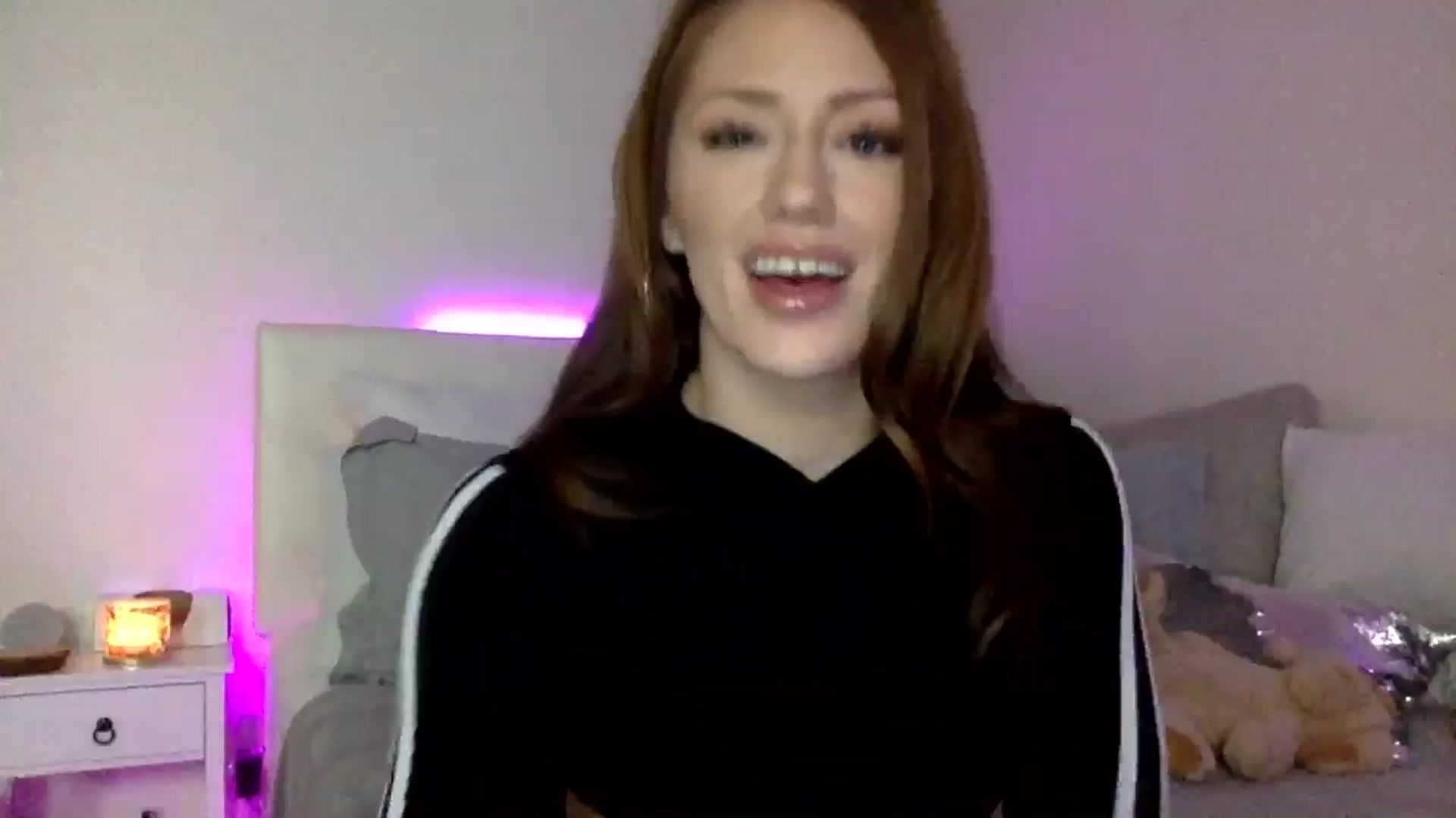 Gallery image thumbnail from Sugarxoxoxo's myfreecams stream on, 01/24/2025, 18:54 image 16 of 20
