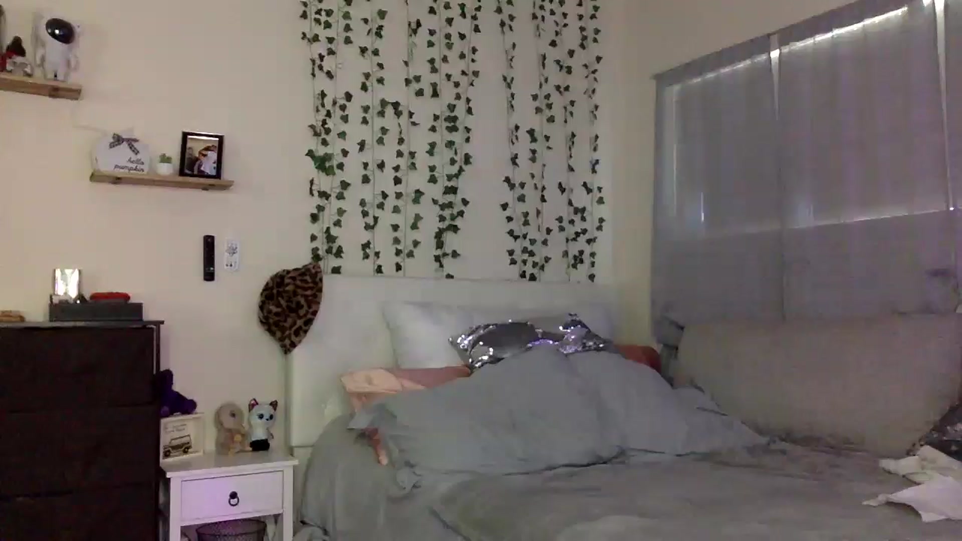 Gallery image thumbnail from Sugarxoxoxo's myfreecams stream on, 06/13/2025, 19:15 image 13 of 20