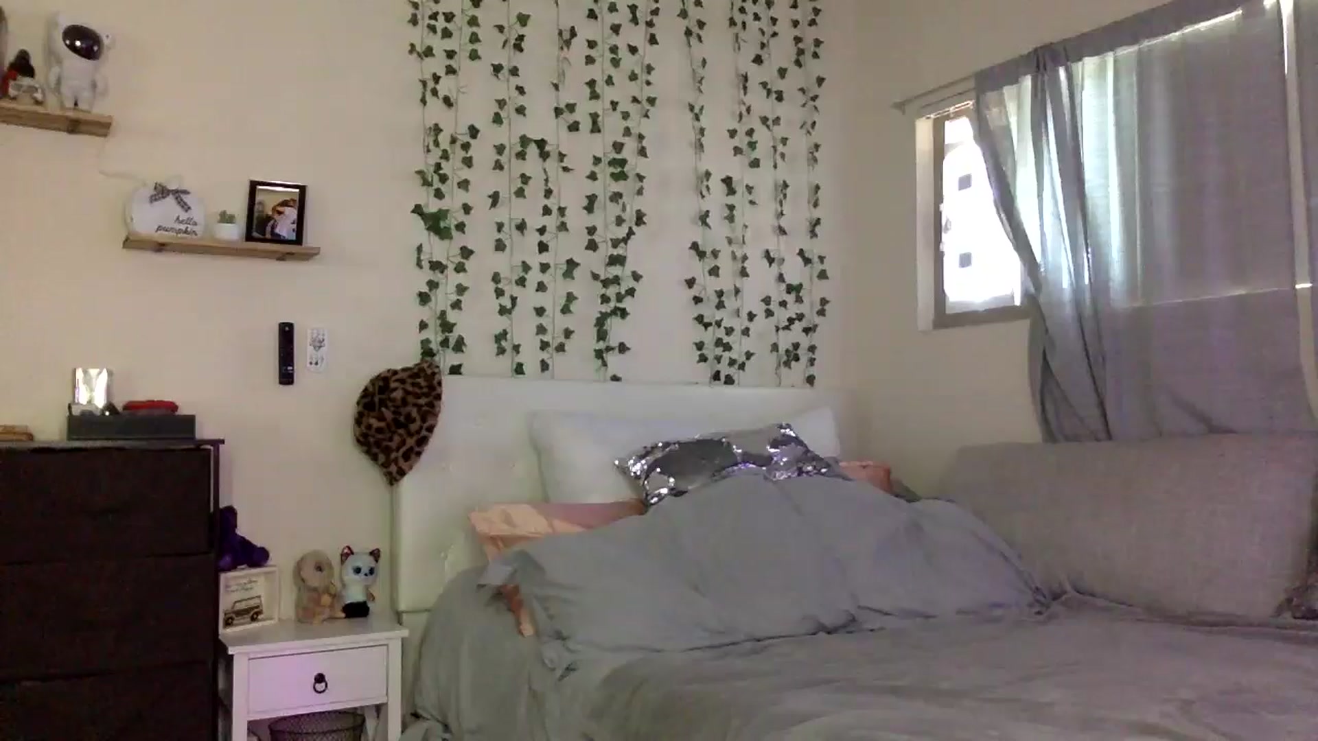 Gallery image thumbnail from Sugarxoxoxo's myfreecams stream on, 06/13/2025, 19:15 image 11 of 20