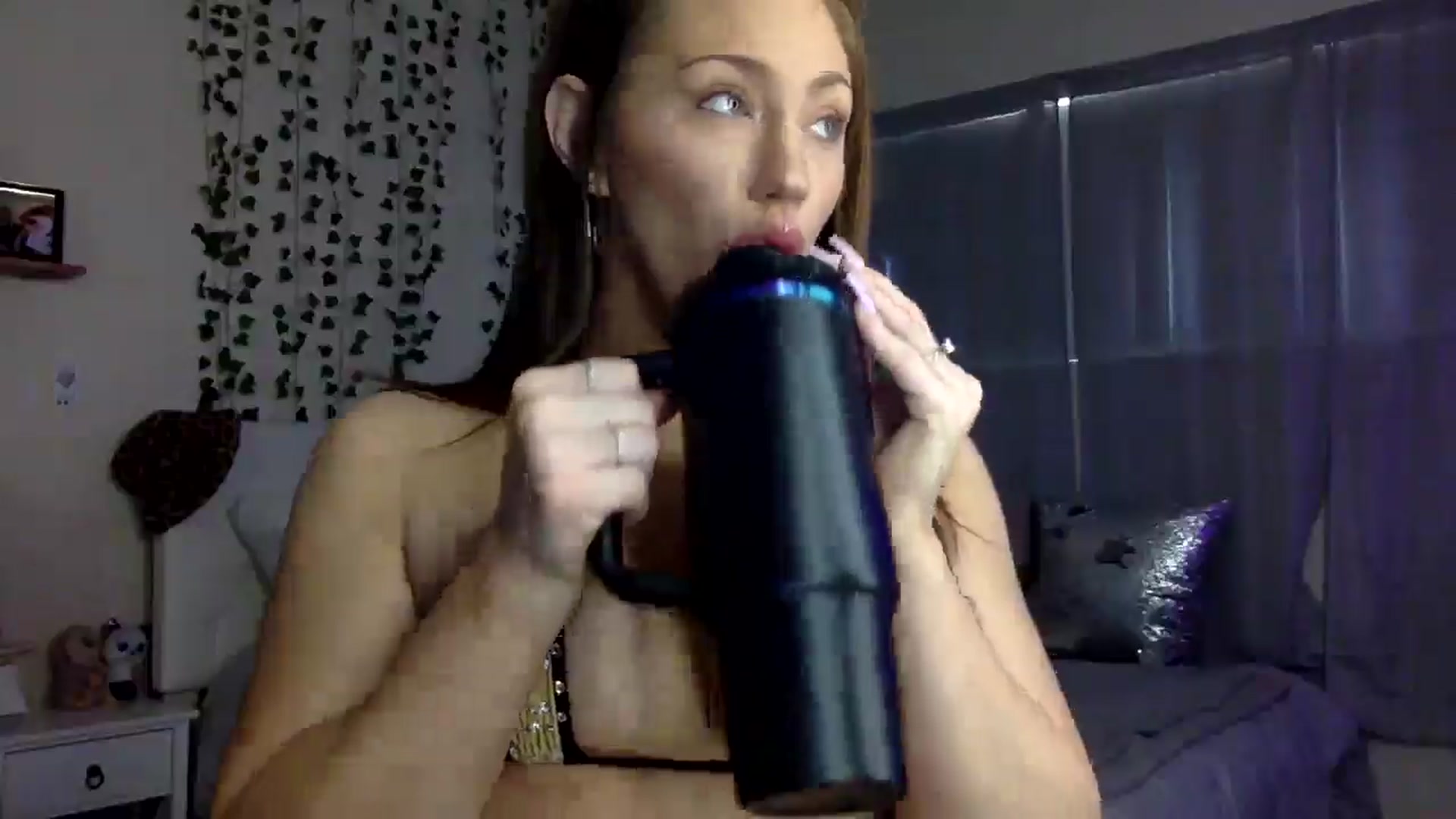 Gallery image thumbnail from Sugarxoxoxo's myfreecams stream on, 06/18/2025, 17:48 image 14 of 20