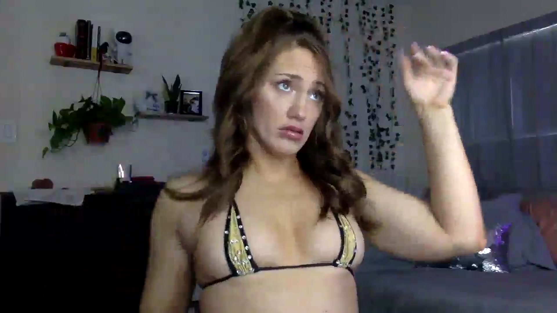 Gallery image thumbnail from Sugarxoxoxo's myfreecams stream on, 06/19/2025, 18:15 image 5 of 20
