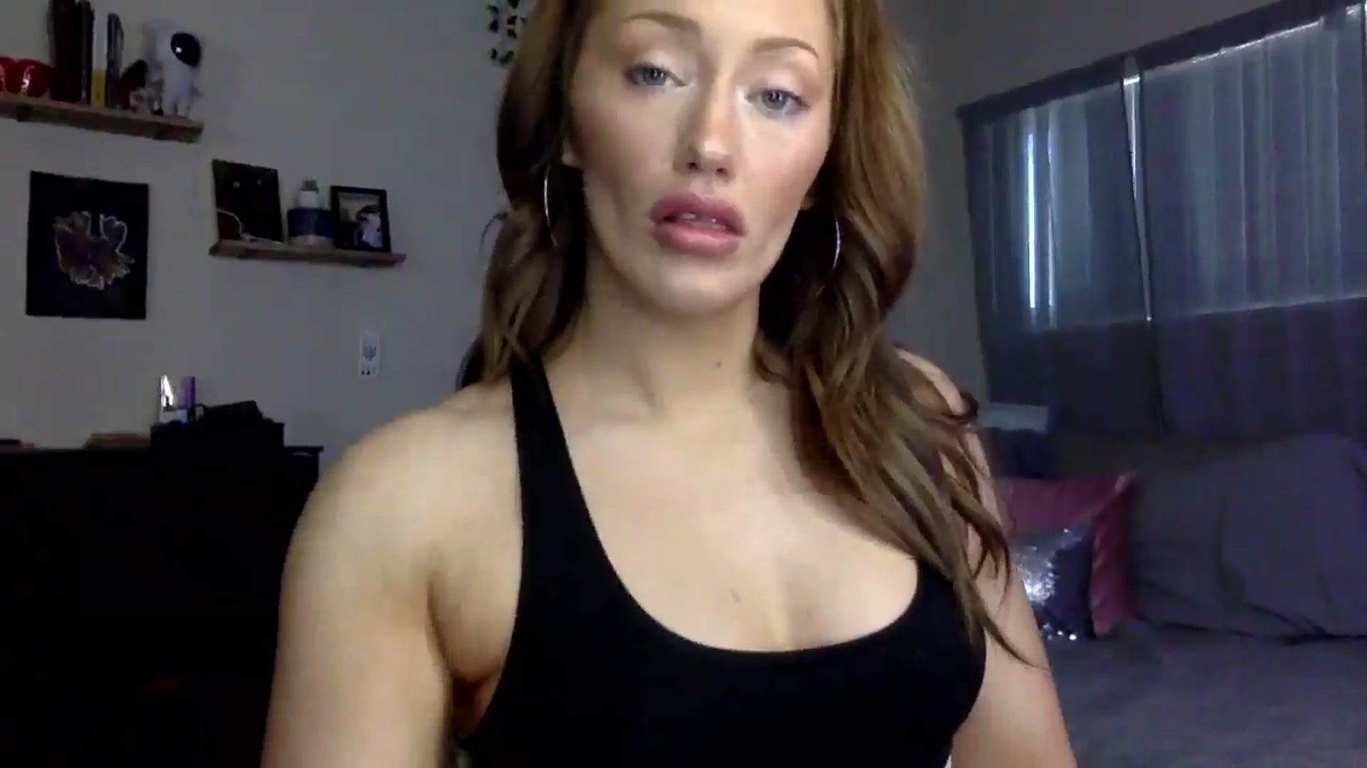Gallery image thumbnail from Sugarxoxoxo's myfreecams stream on, 07/17/2025, 17:55 image 4 of 20