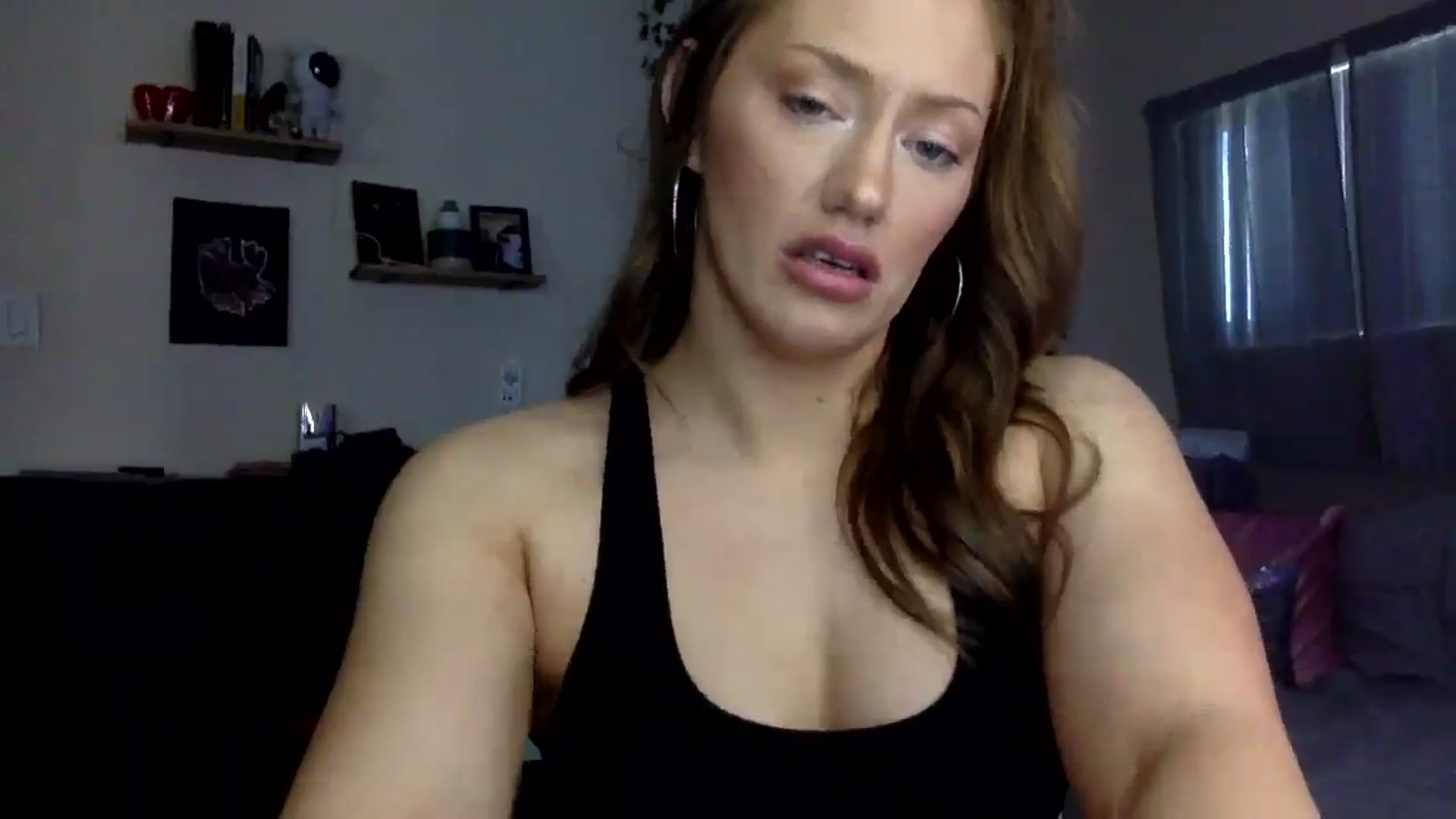 Gallery image thumbnail from Sugarxoxoxo's myfreecams stream on, 07/17/2025, 17:55 image 9 of 20