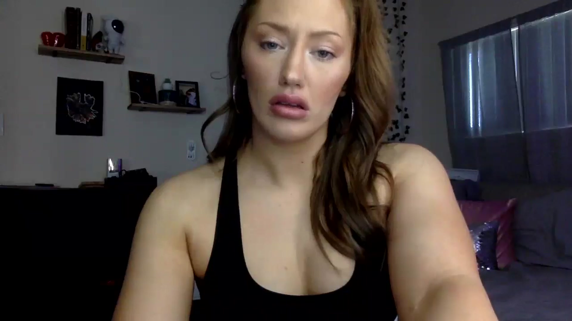 Gallery image thumbnail from Sugarxoxoxo's myfreecams stream on, 07/17/2025, 17:55 image 7 of 20