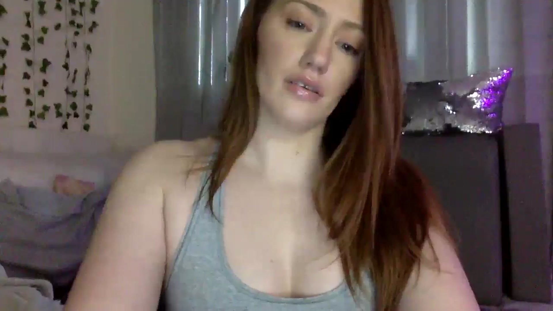 Gallery image thumbnail from Sugarxoxoxo's myfreecams stream on, 12/31/2025, 20:11 image 7 of 20