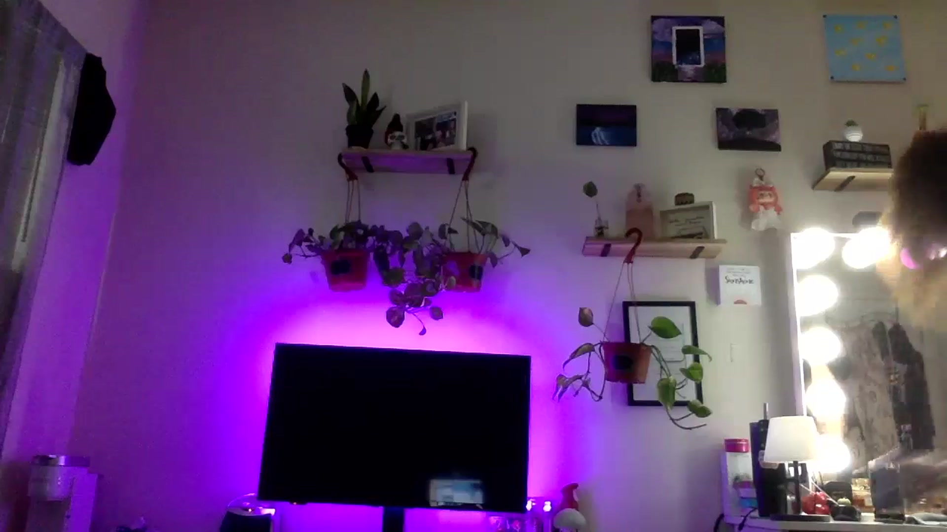 Gallery image thumbnail from Sugarxoxoxo's myfreecams stream on, 01/01/2026, 20:07 image 17 of 20