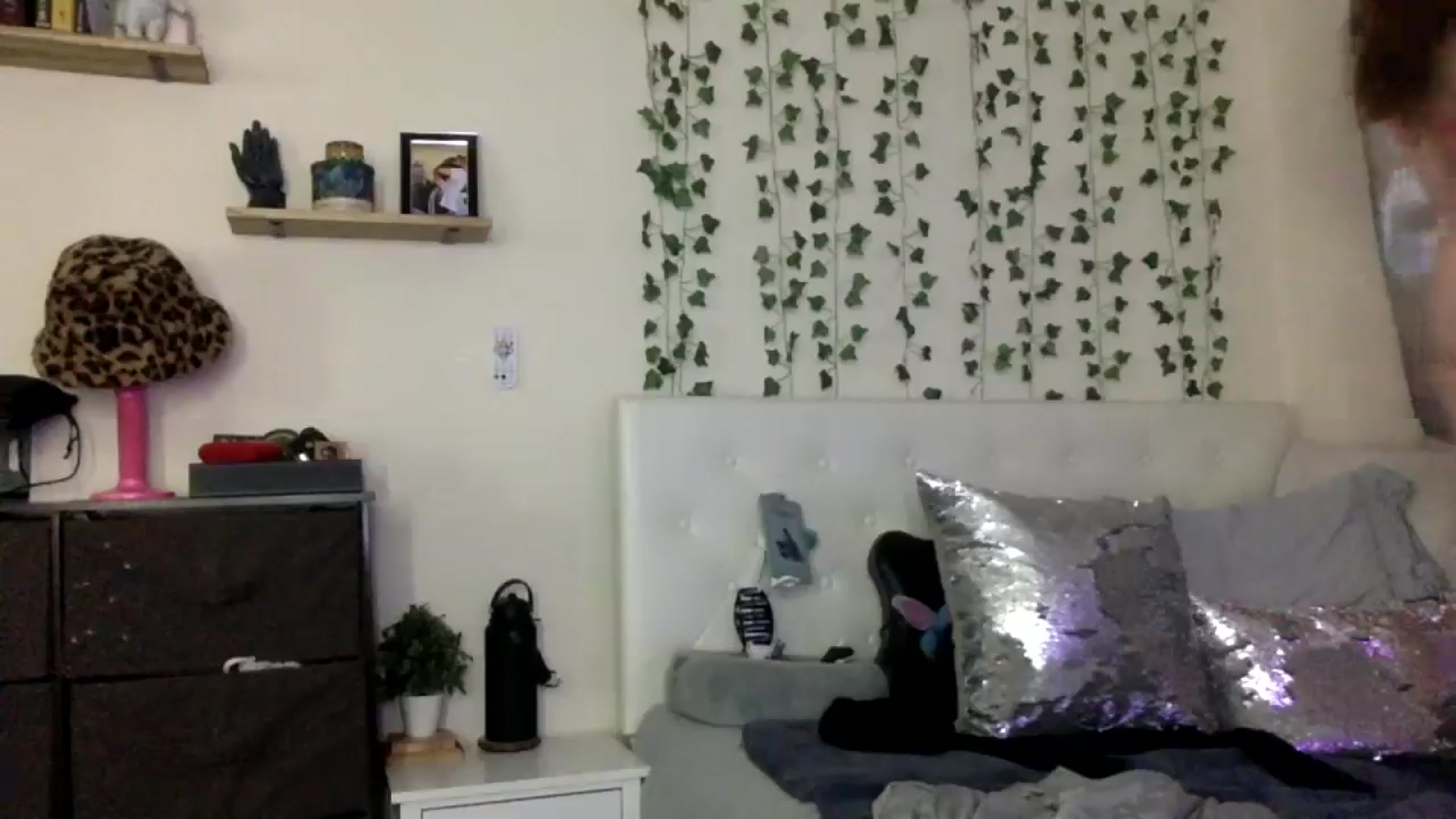 Gallery image thumbnail from Sugarxoxoxo's myfreecams stream on, 03/19/2026, 18:09 image 5 of 20